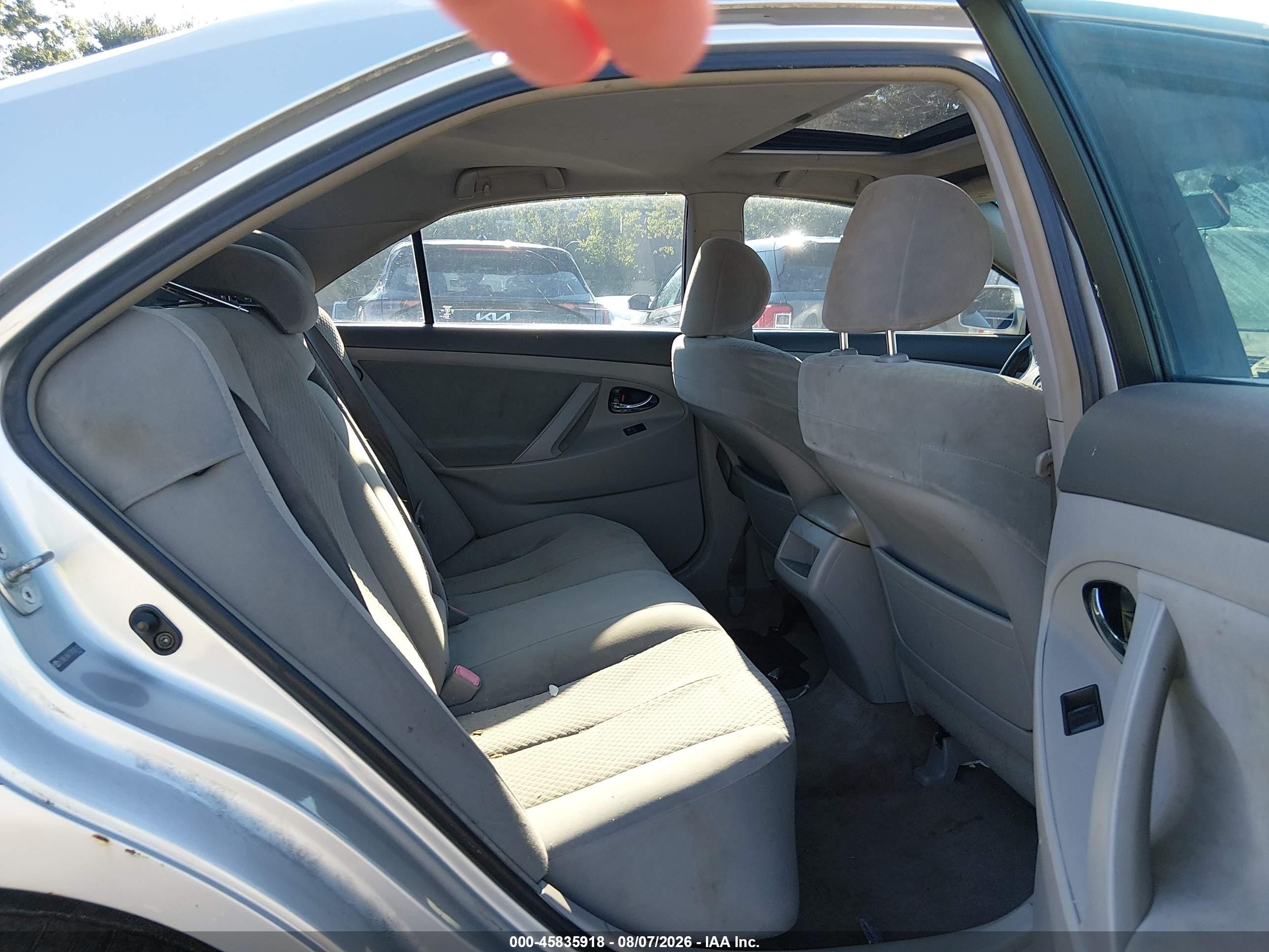 2007 Toyota Camry Le Silver vin: JTNBE46K173038142