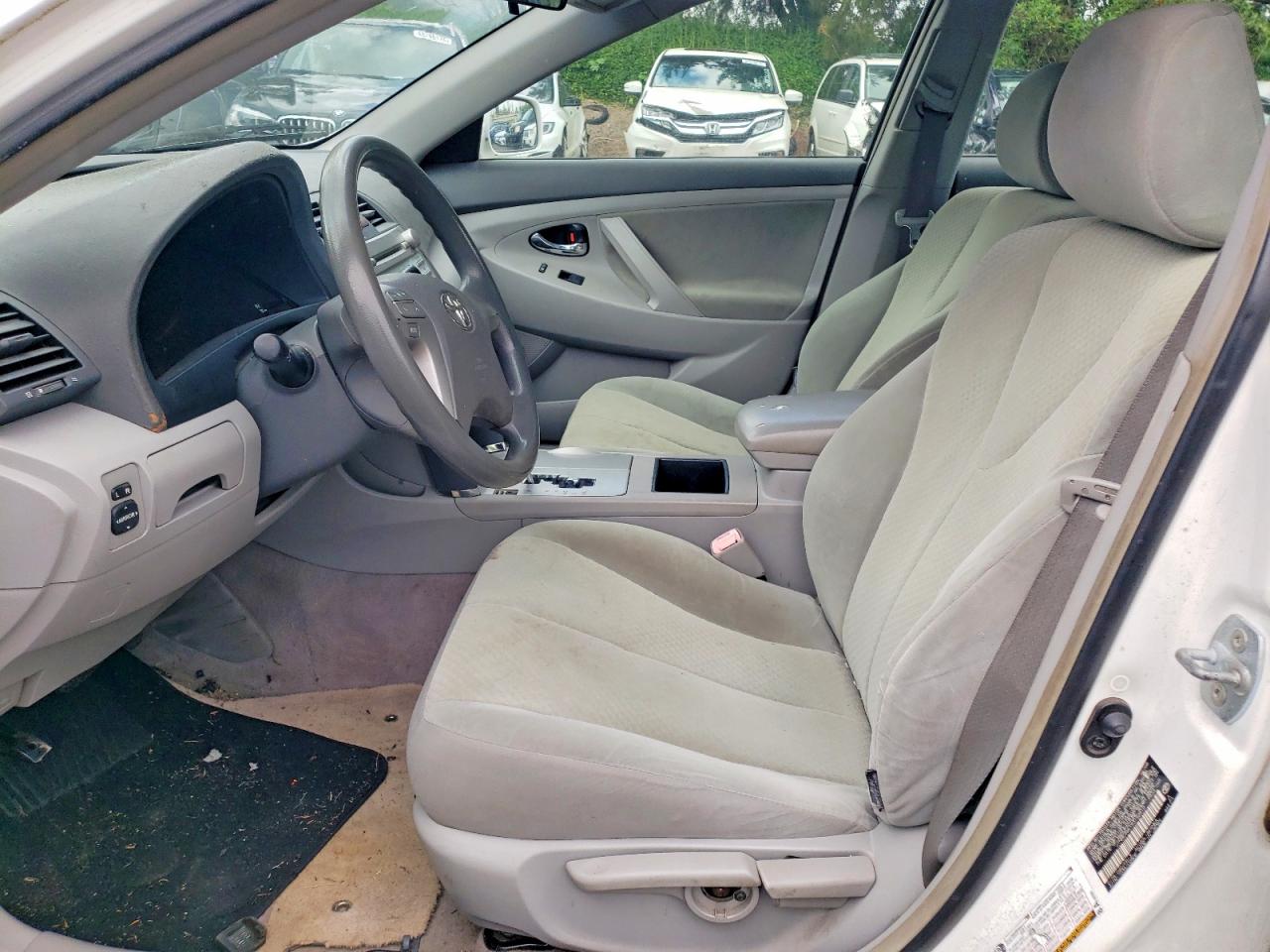 2009 Toyota Camry Base White vin: JTNBE46K193152810