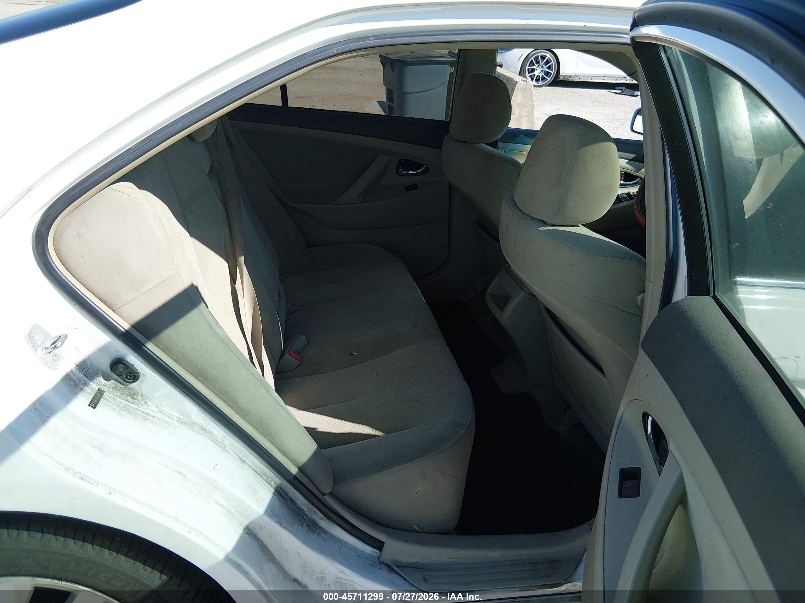 2009 Toyota Camry Le White vin: JTNBE46K193167291