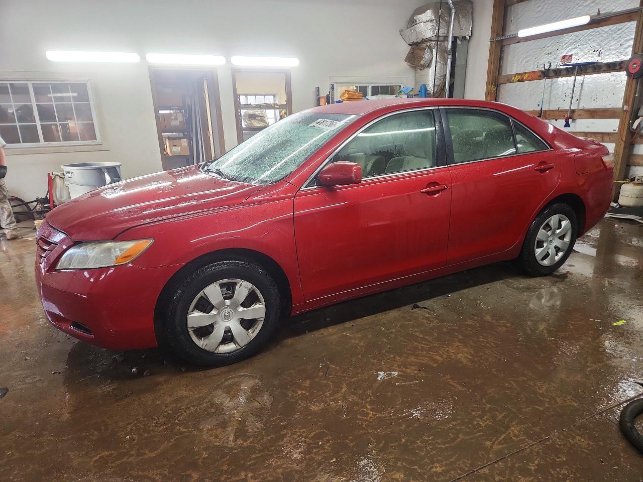 2007 Toyota Camry Le Red vin: JTNBE46K273000760
