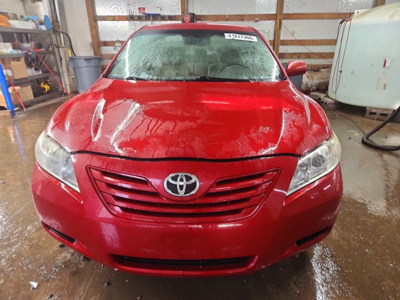 2007 Toyota Camry Le Red vin: JTNBE46K273000760