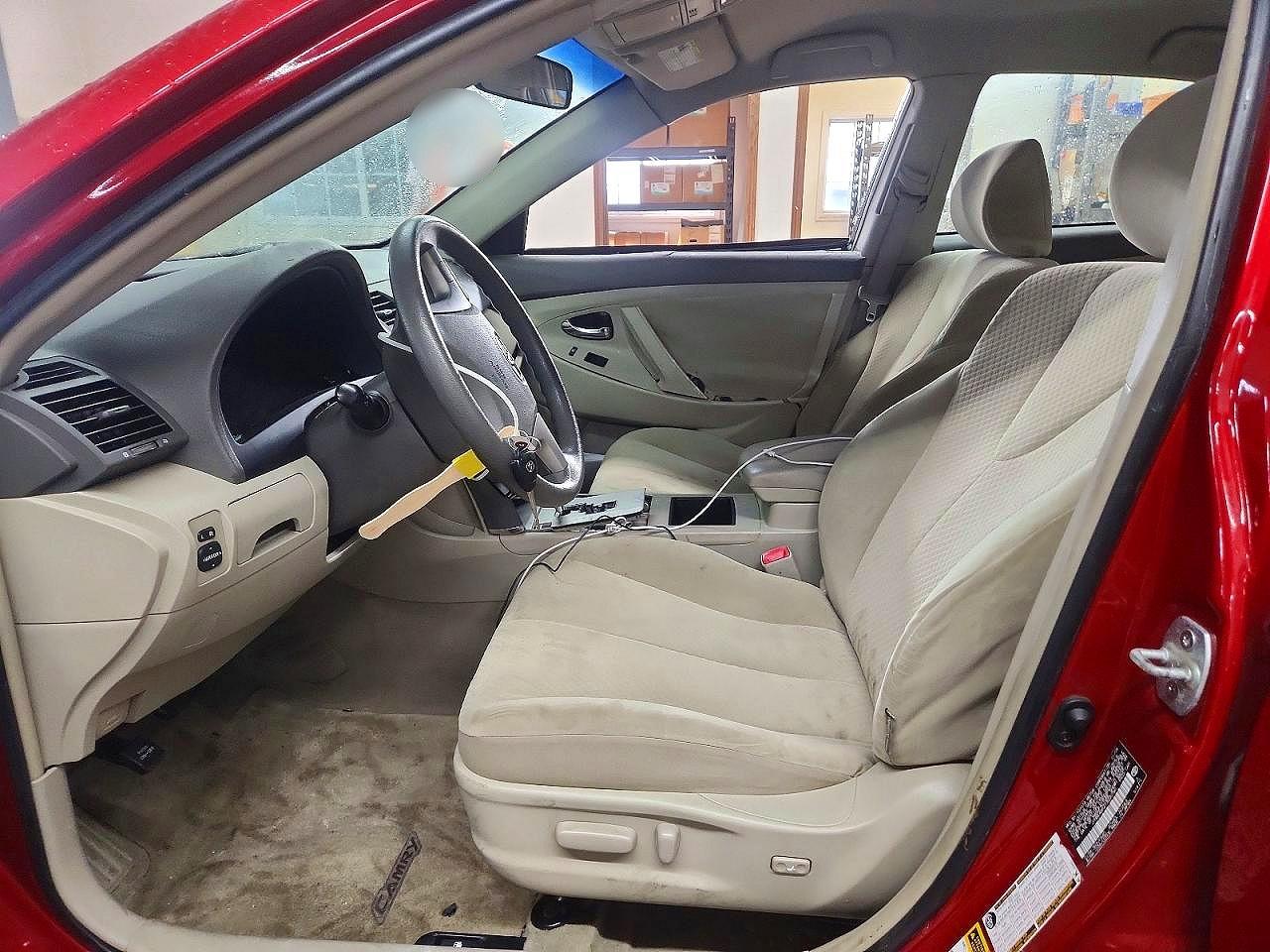 2007 Toyota Camry Le Red vin: JTNBE46K273000760