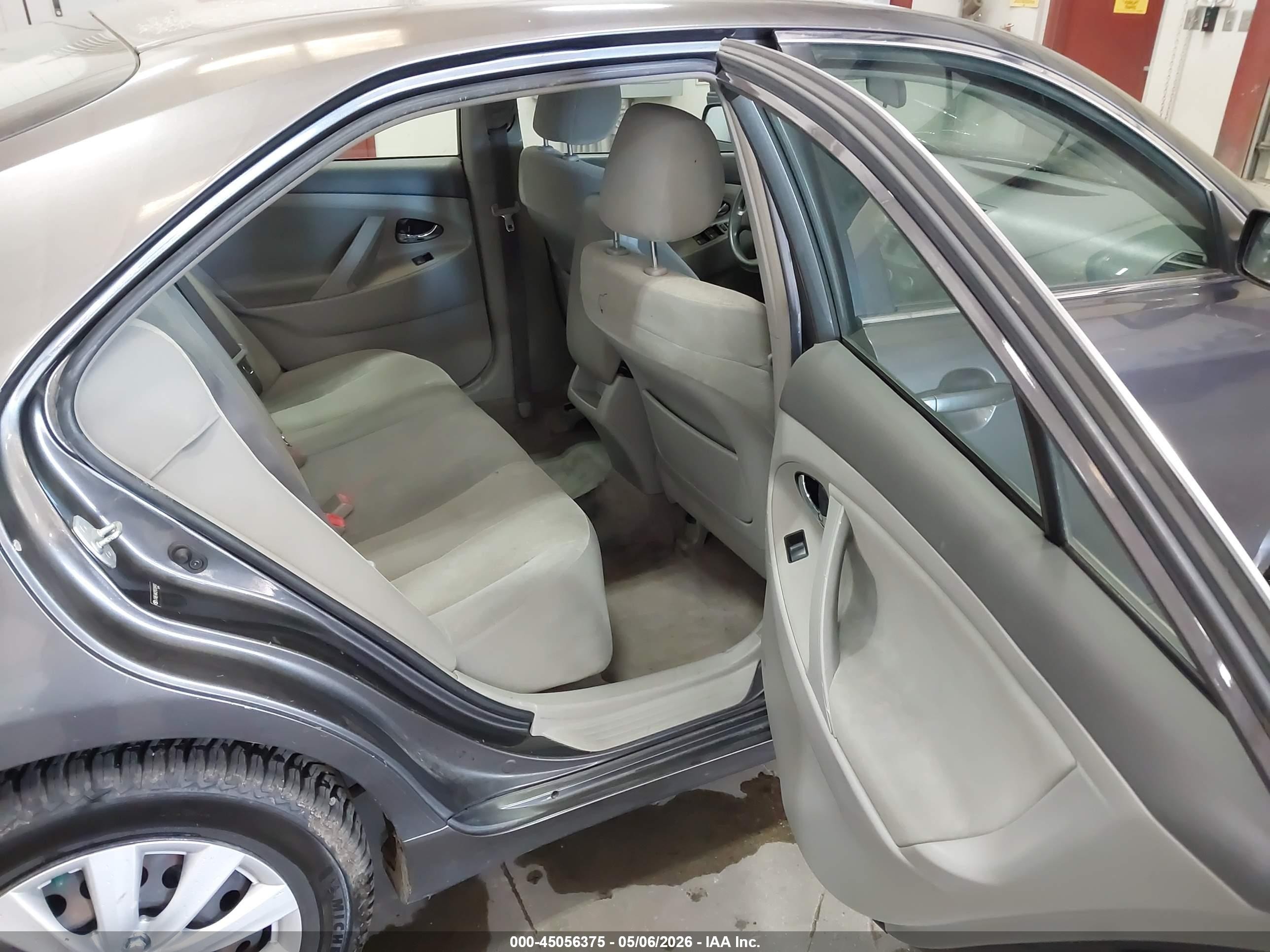 2009 Toyota Camry Xle Gray vin: JTNBE46K293189901