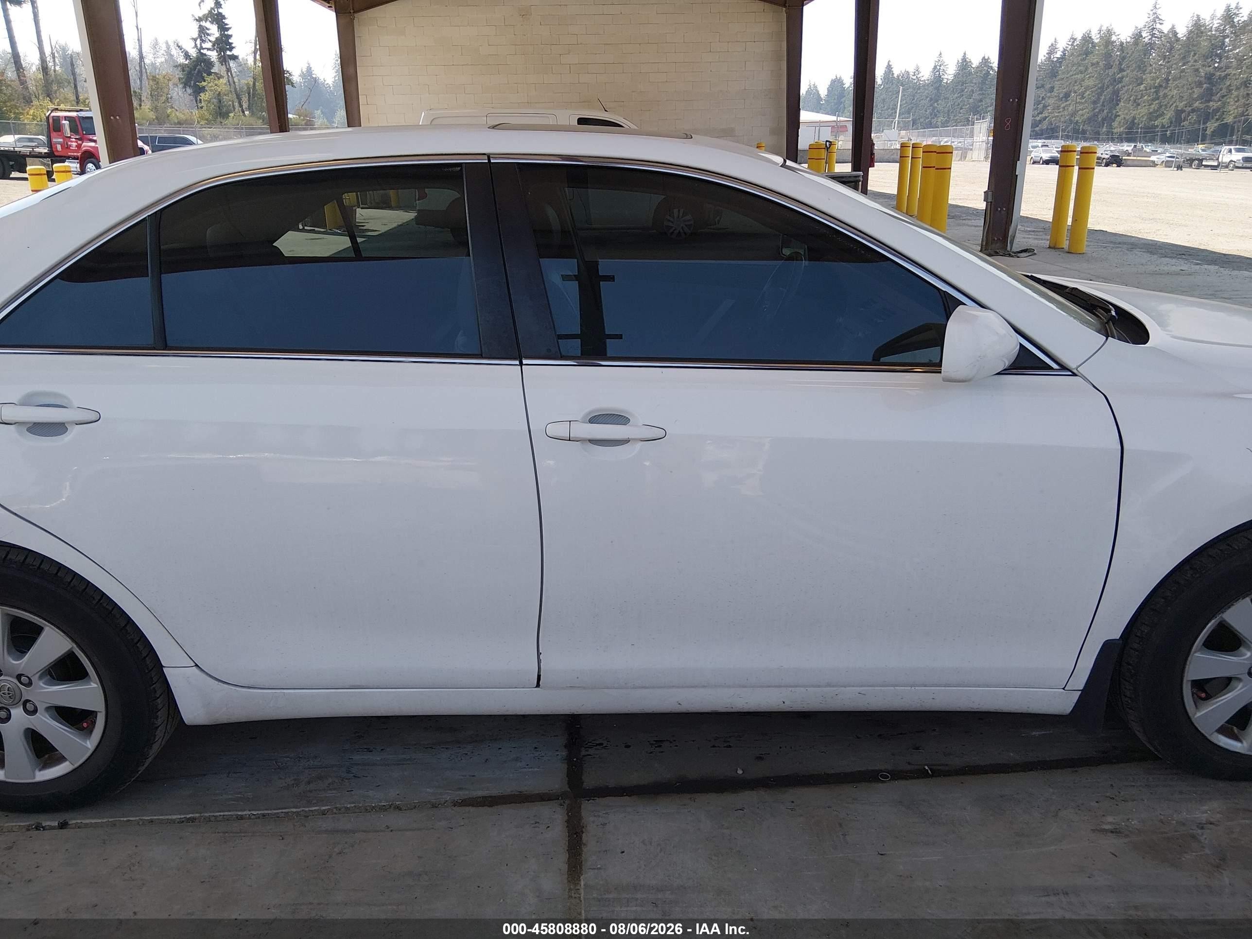 2007 Toyota Camry Xle Белый vin: JTNBE46K373017065