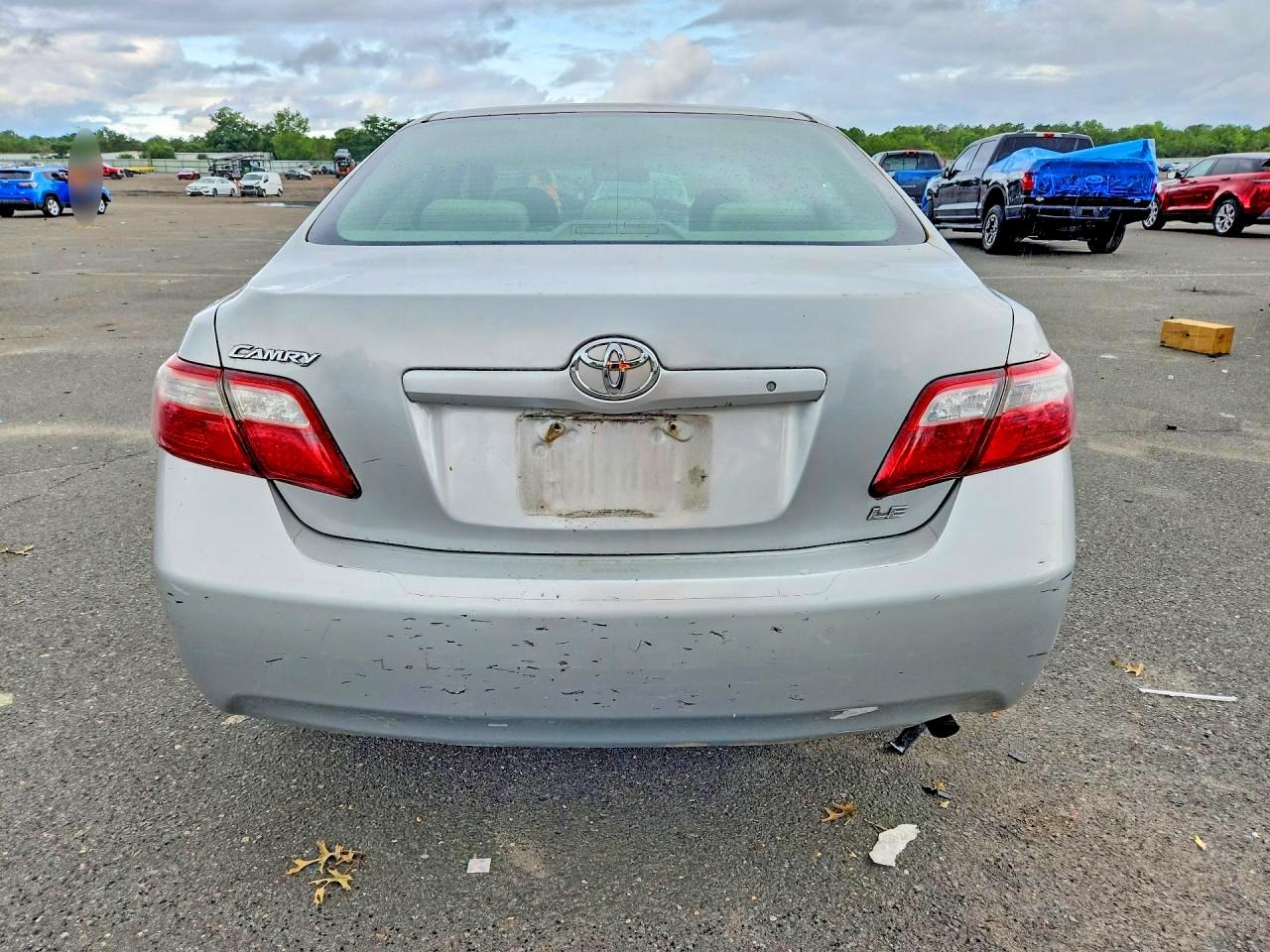 2007 Toyota Camry Le Gray vin: JTNBE46K373071529