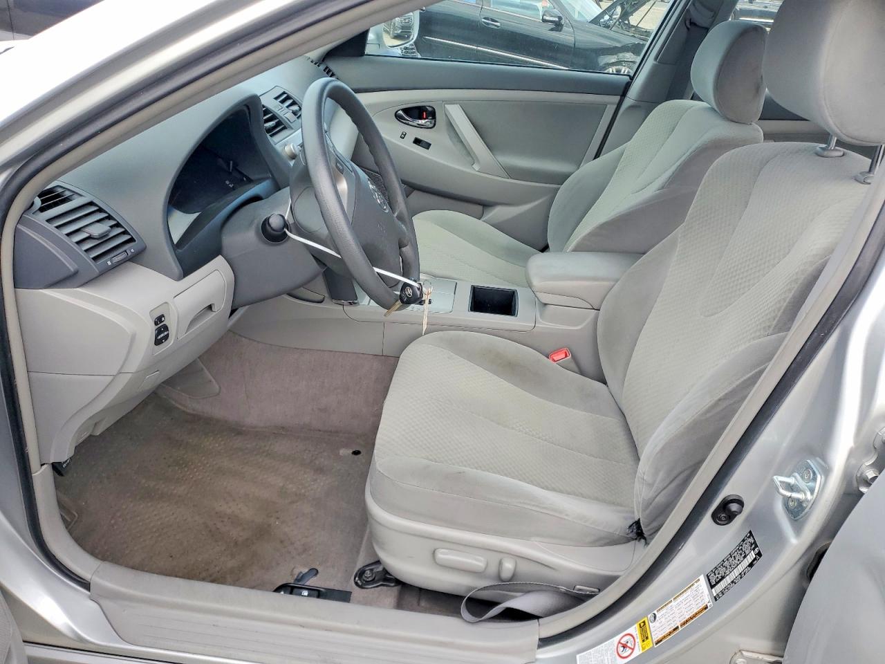 2009 Toyota Camry Le Silver vin: JTNBE46K393189230