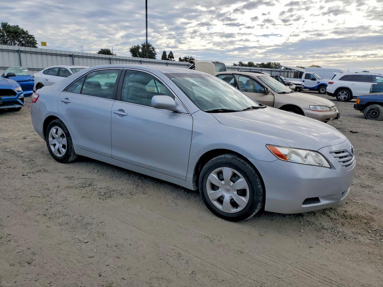 2009 Toyota Camry Le Silver vin: JTNBE46K393189230
