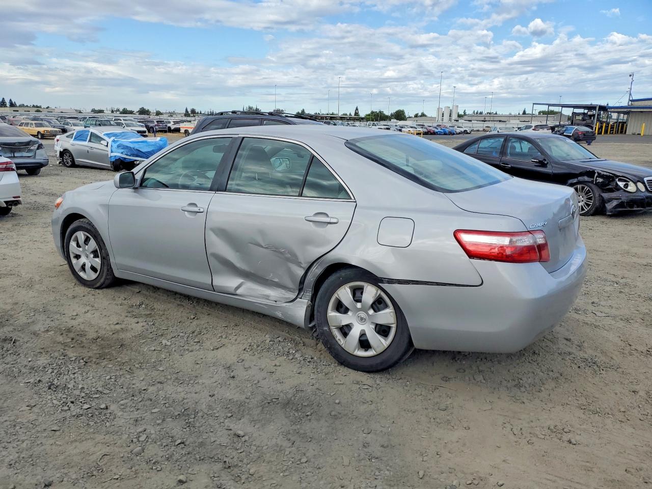 2009 Toyota Camry Le Silver vin: JTNBE46K393189230