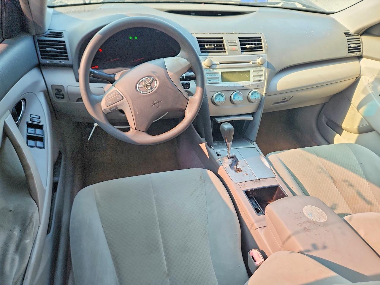 2007 Toyota Camry Le Gray vin: JTNBE46K473027930