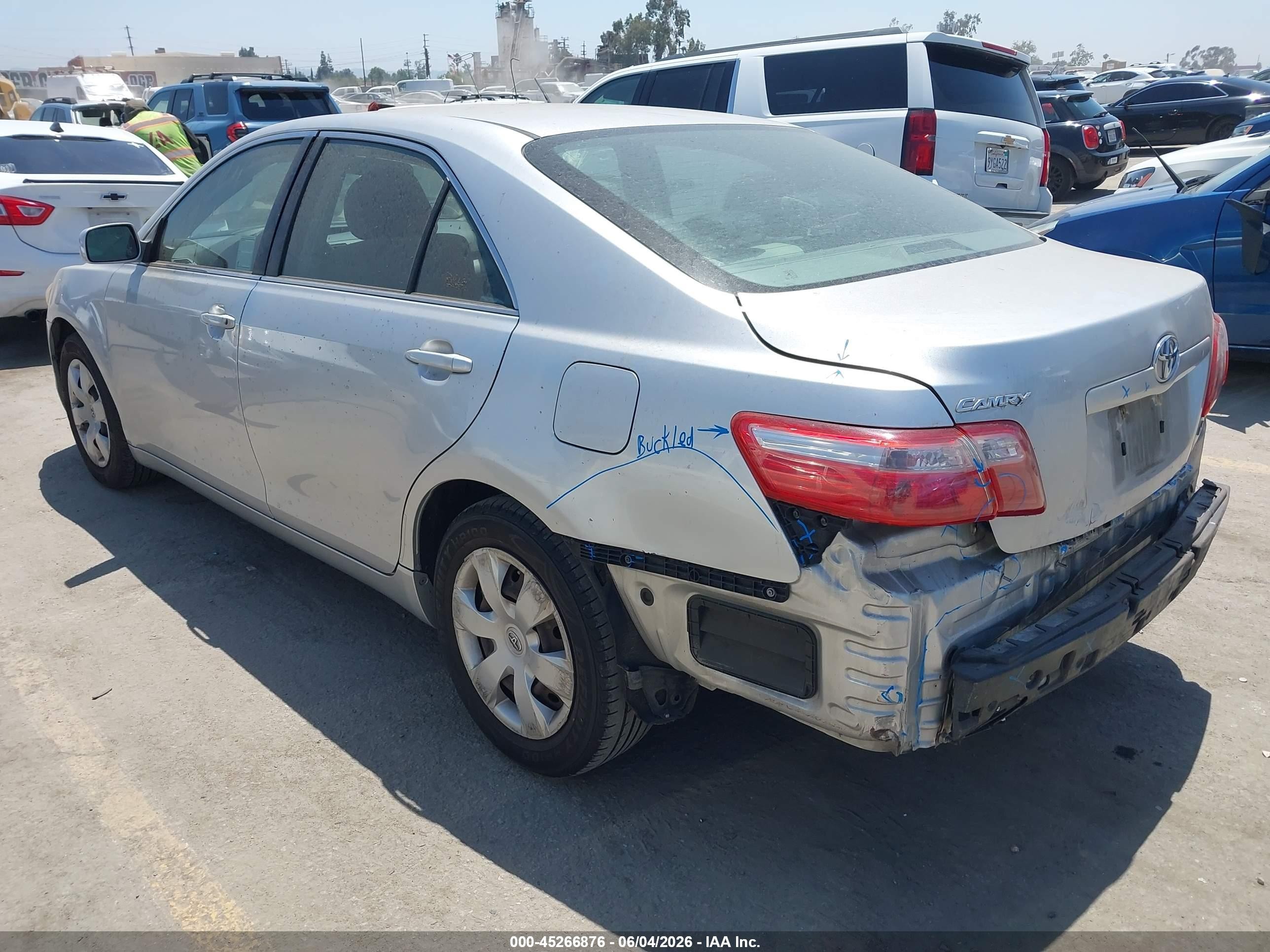 2007 Toyota Camry Le Серебряный vin: JTNBE46K473048356