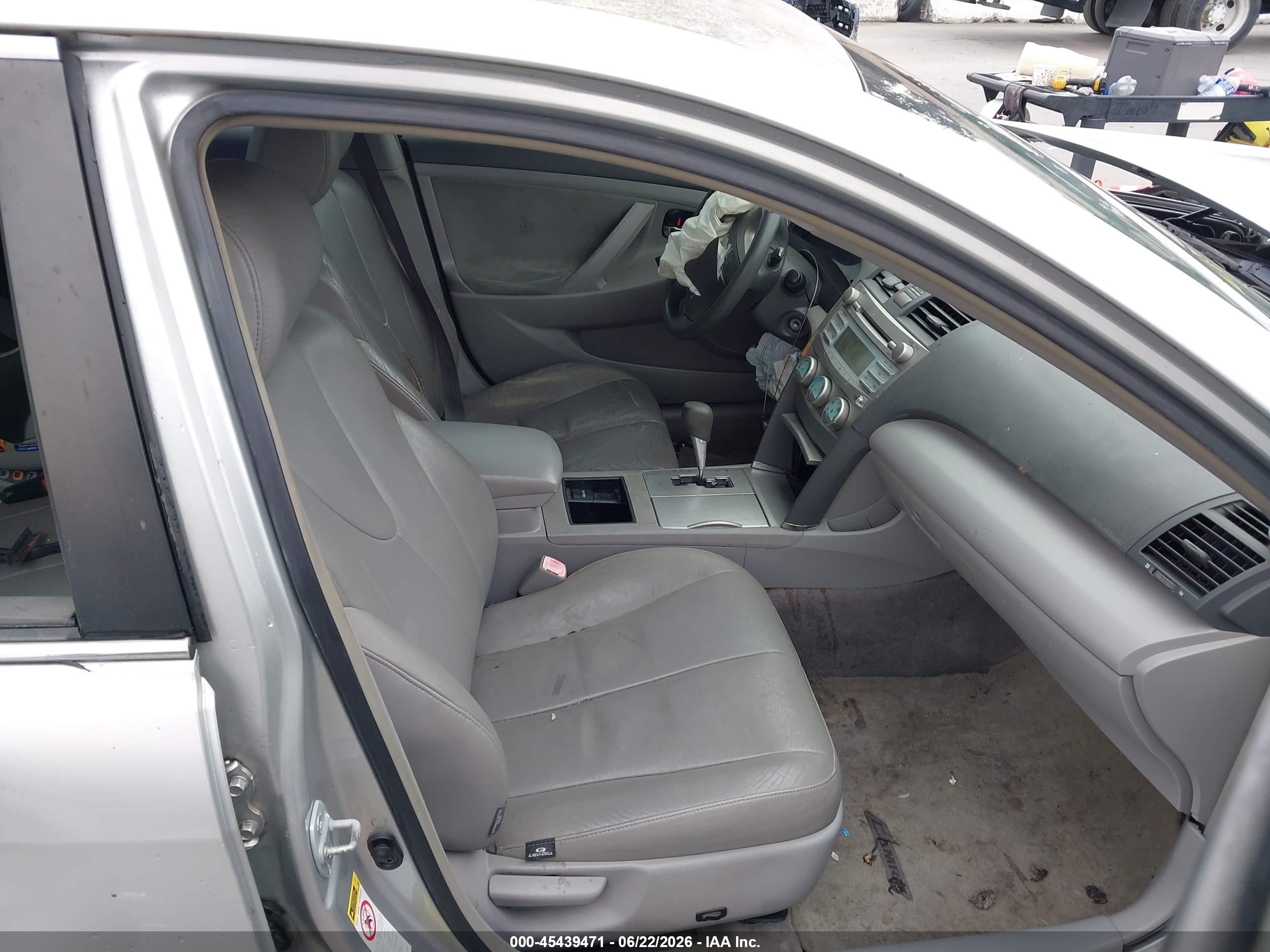 2007 Toyota Camry Le Silver vin: JTNBE46K473054271