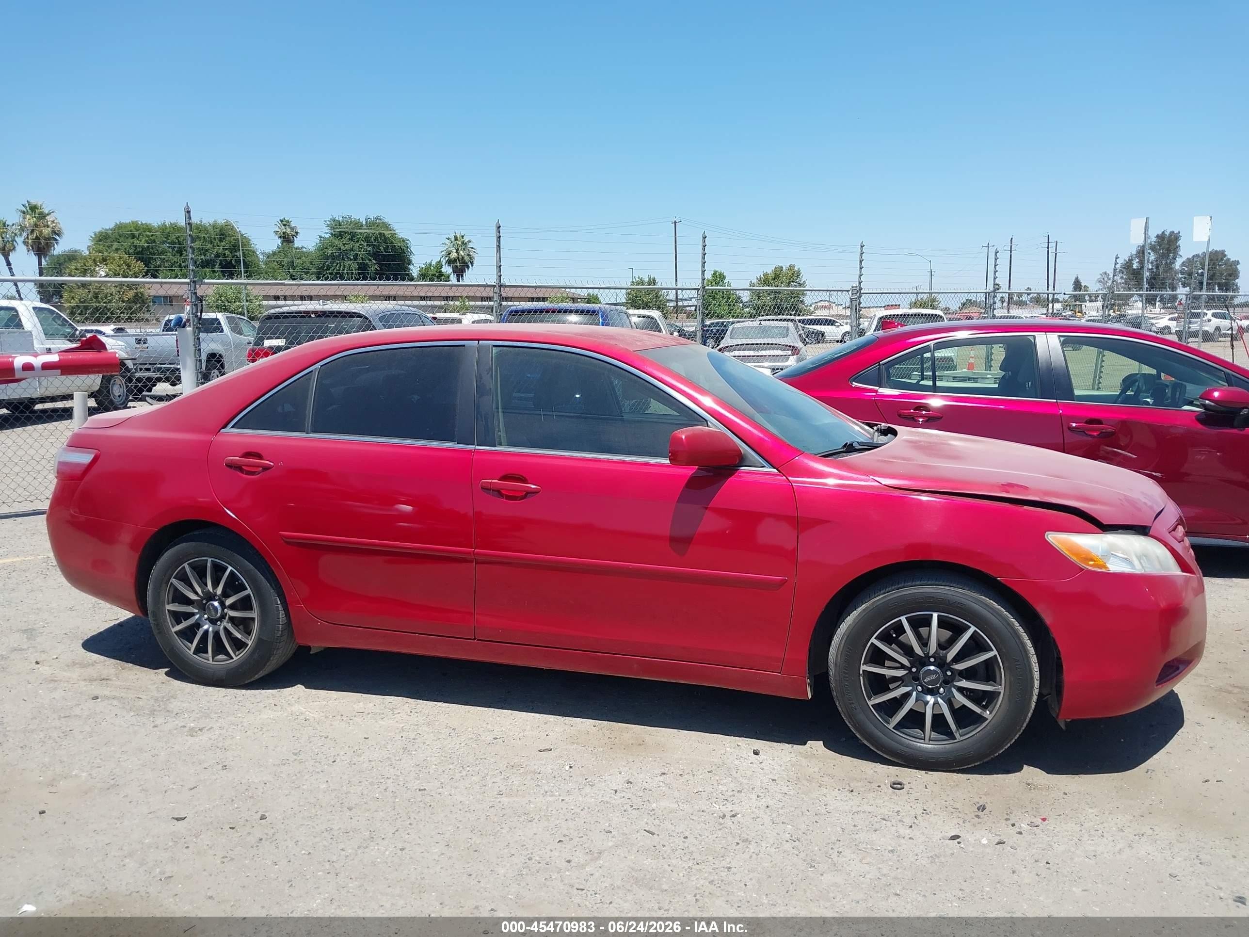 2007 Toyota Camry Le Red vin: JTNBE46K473075993