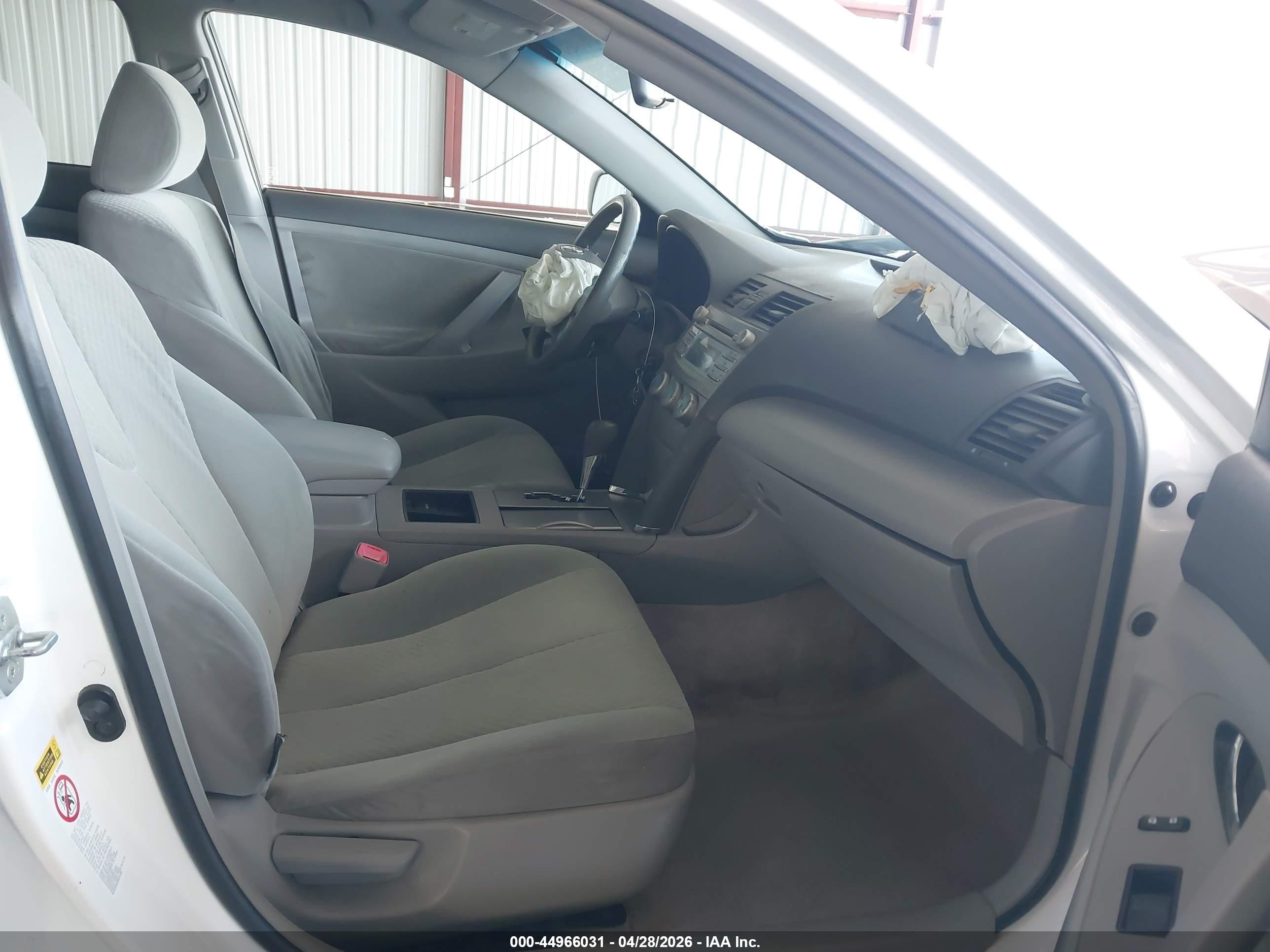 2007 Toyota Camry Ce White vin: JTNBE46K473086749