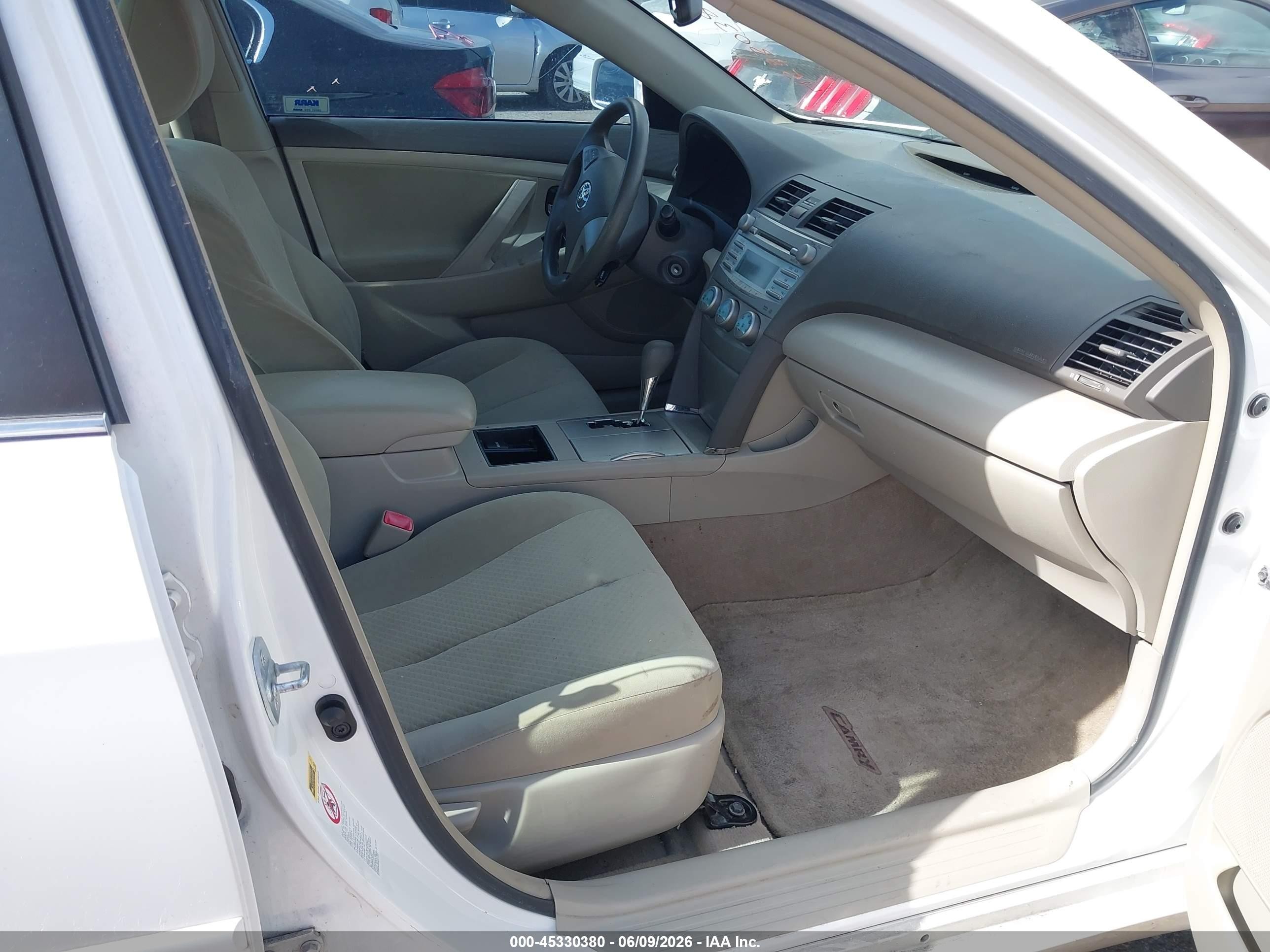 2007 Toyota Camry Le Белый vin: JTNBE46K473107230