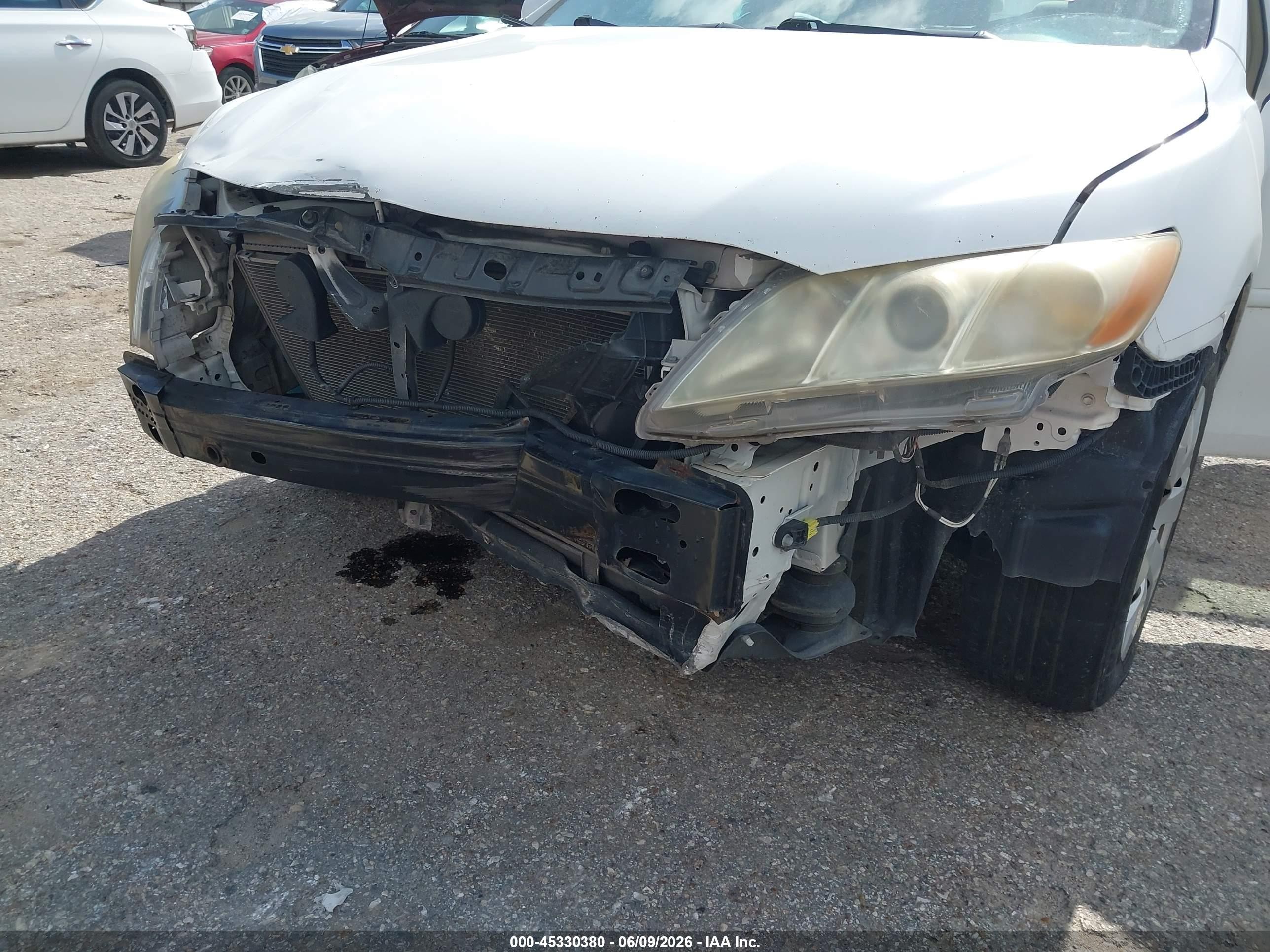 2007 Toyota Camry Le Белый vin: JTNBE46K473107230