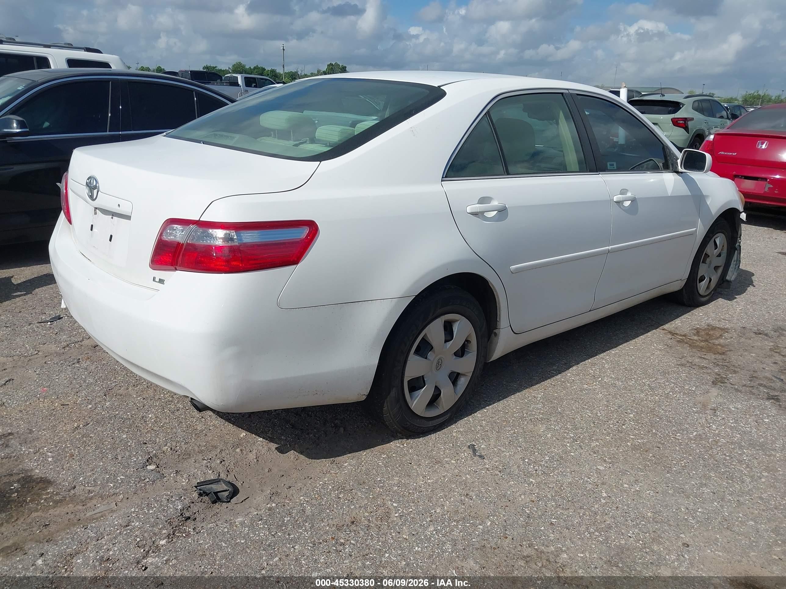 2007 Toyota Camry Le Белый vin: JTNBE46K473107230