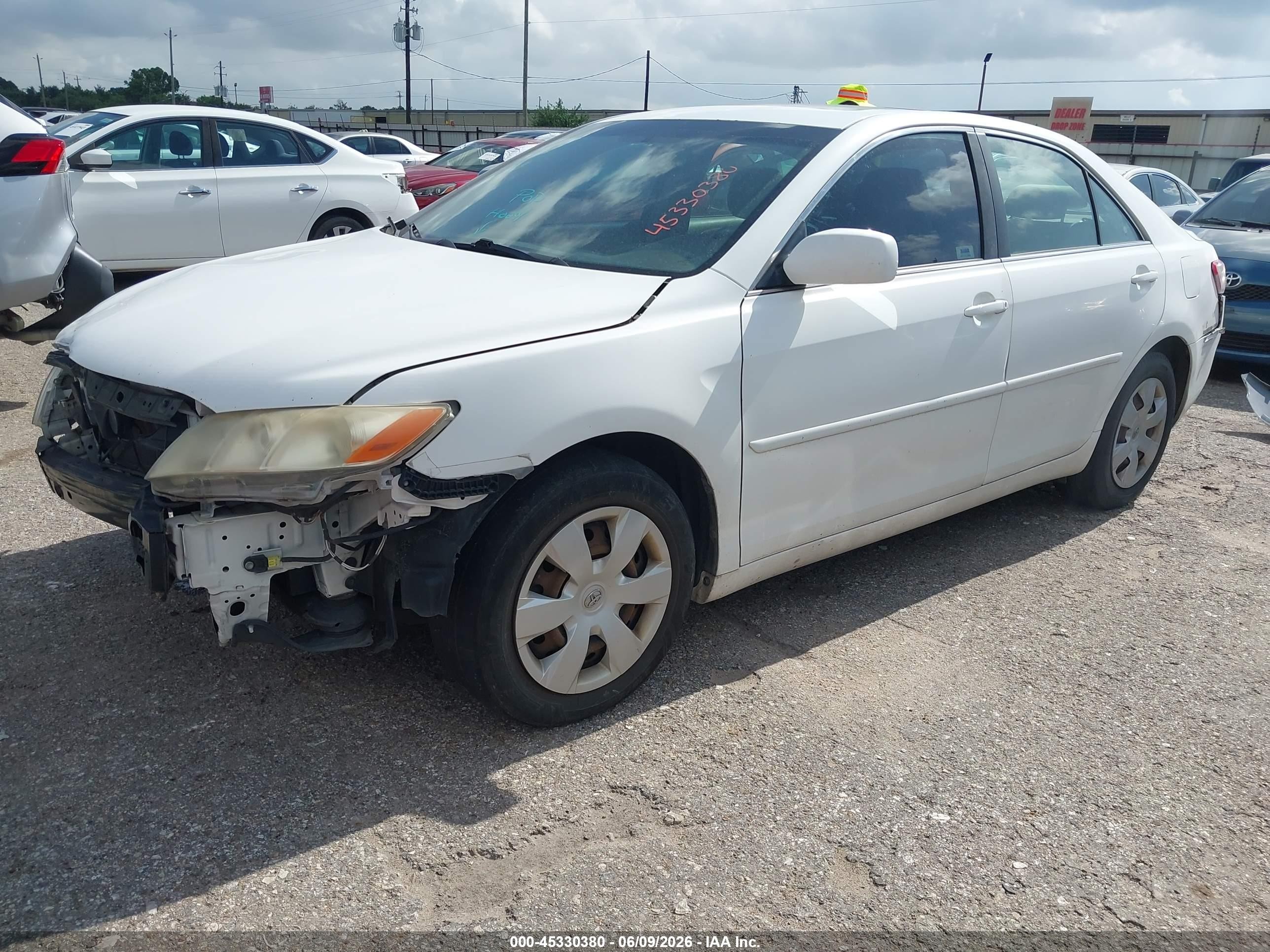 2007 Toyota Camry Le Белый vin: JTNBE46K473107230