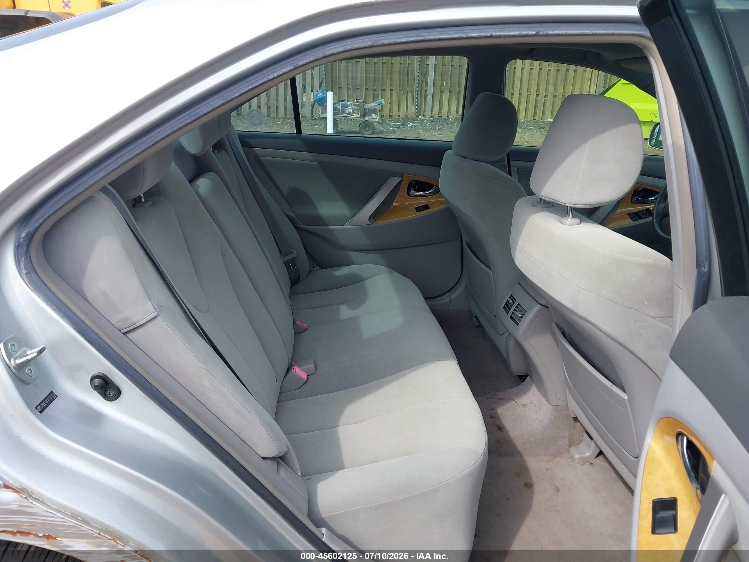 2007 Toyota Camry Xle Silver vin: JTNBE46K473111150