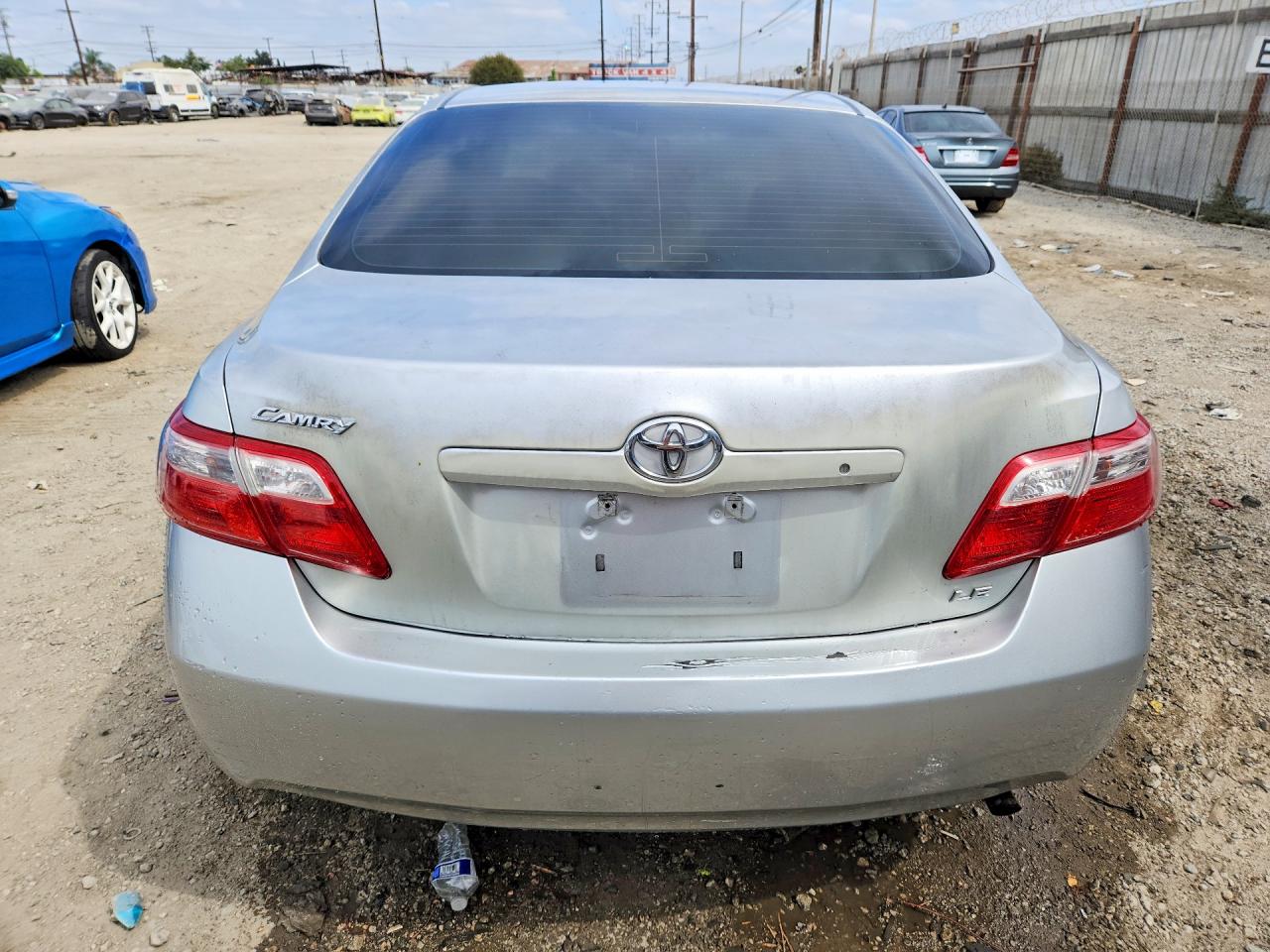 2007 Toyota Camry Le Серебряный vin: JTNBE46K573041075