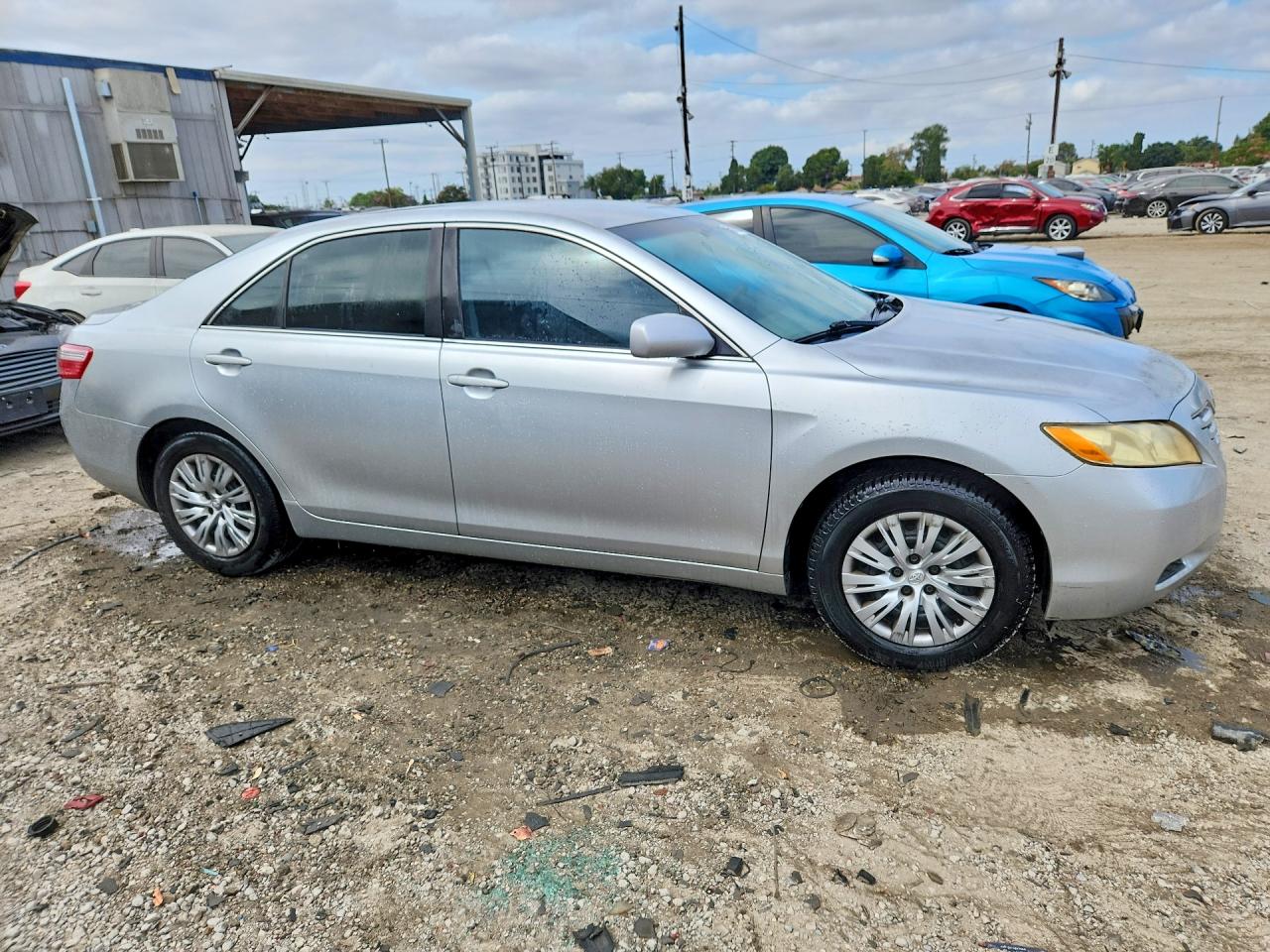 2007 Toyota Camry Le Серебряный vin: JTNBE46K573041075