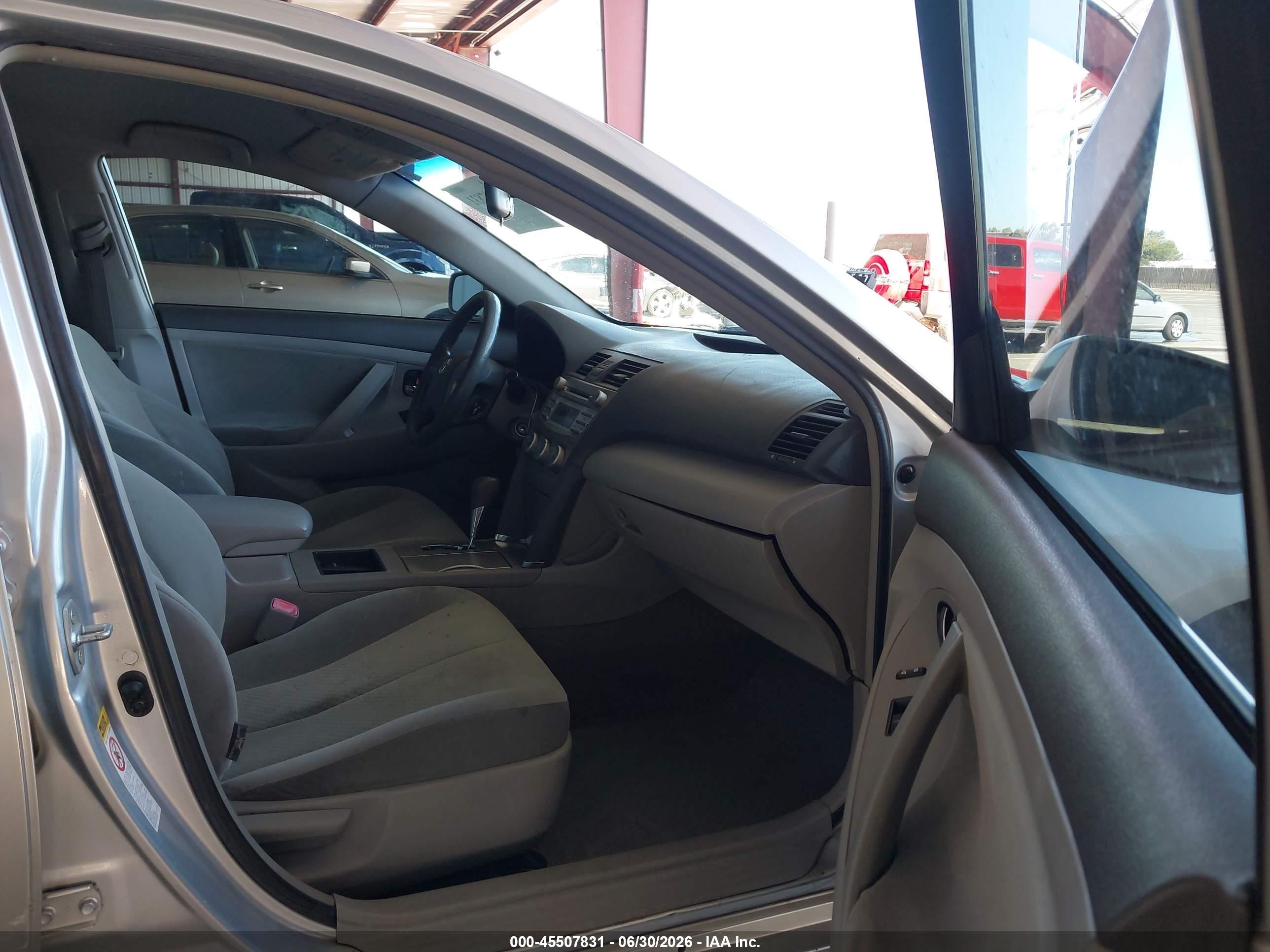 2007 Toyota Camry Le Silver vin: JTNBE46K573048205