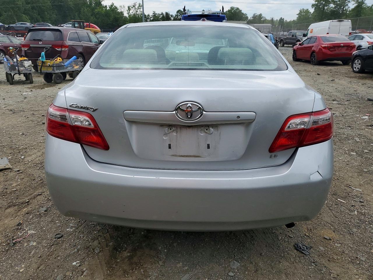 2007 Toyota Camry Le Silver vin: JTNBE46K573056966