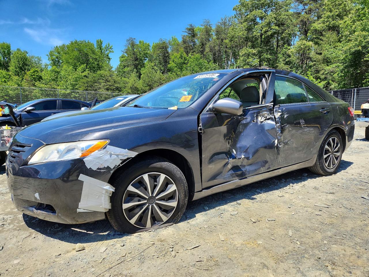 2007 Toyota Camry Le Gray vin: JTNBE46K573080121