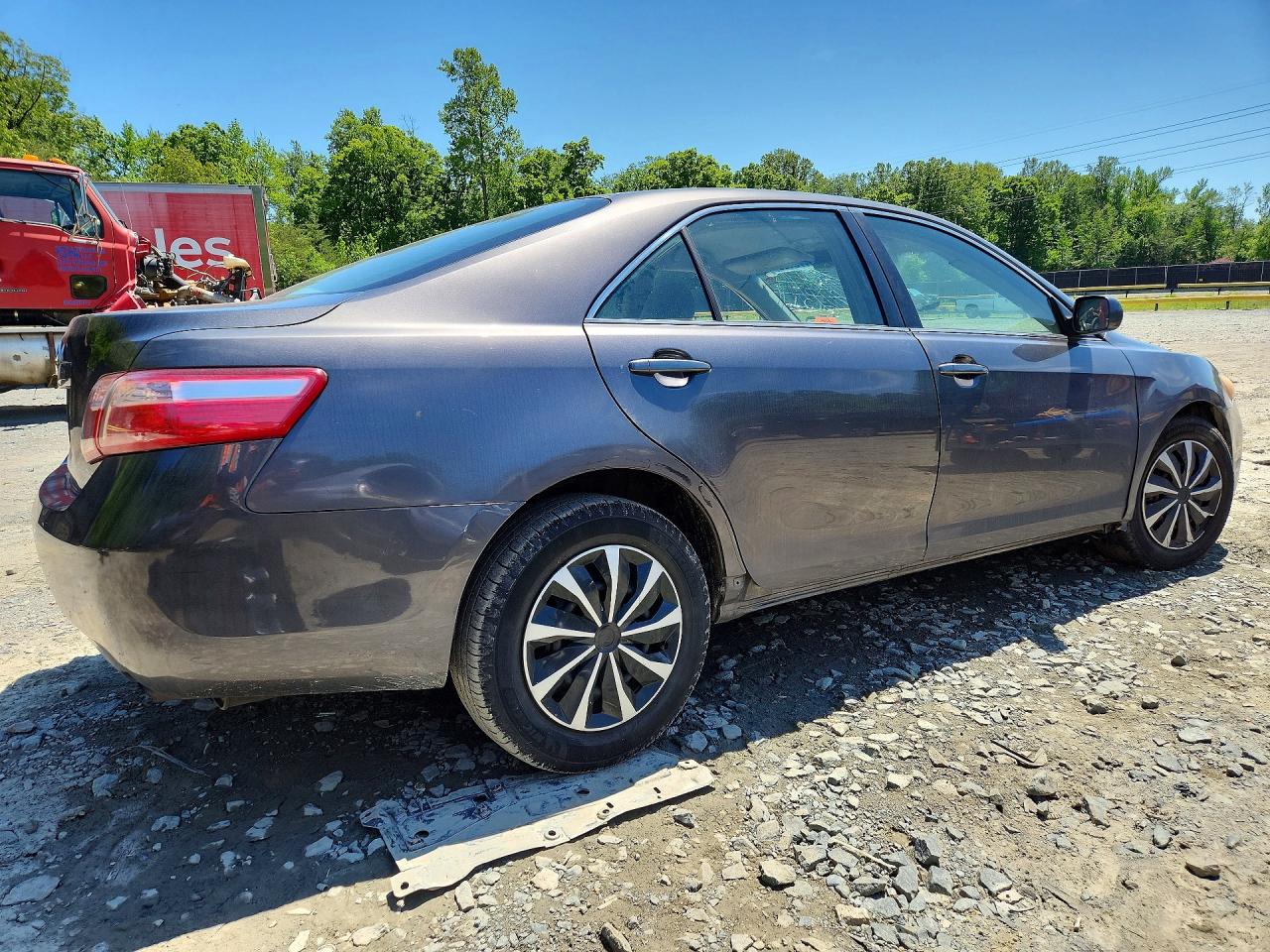2007 Toyota Camry Le Gray vin: JTNBE46K573080121