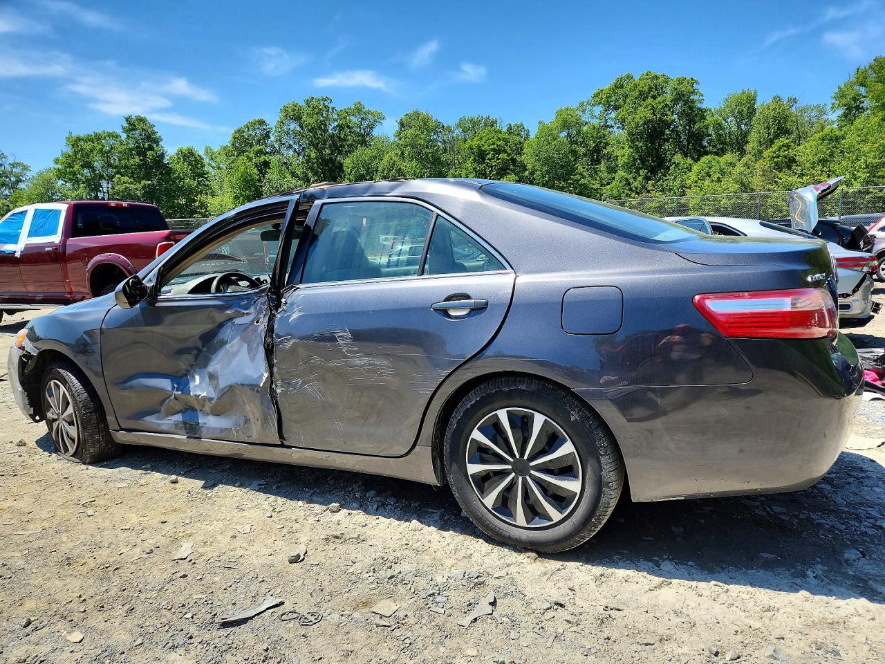 2007 Toyota Camry Le Gray vin: JTNBE46K573080121