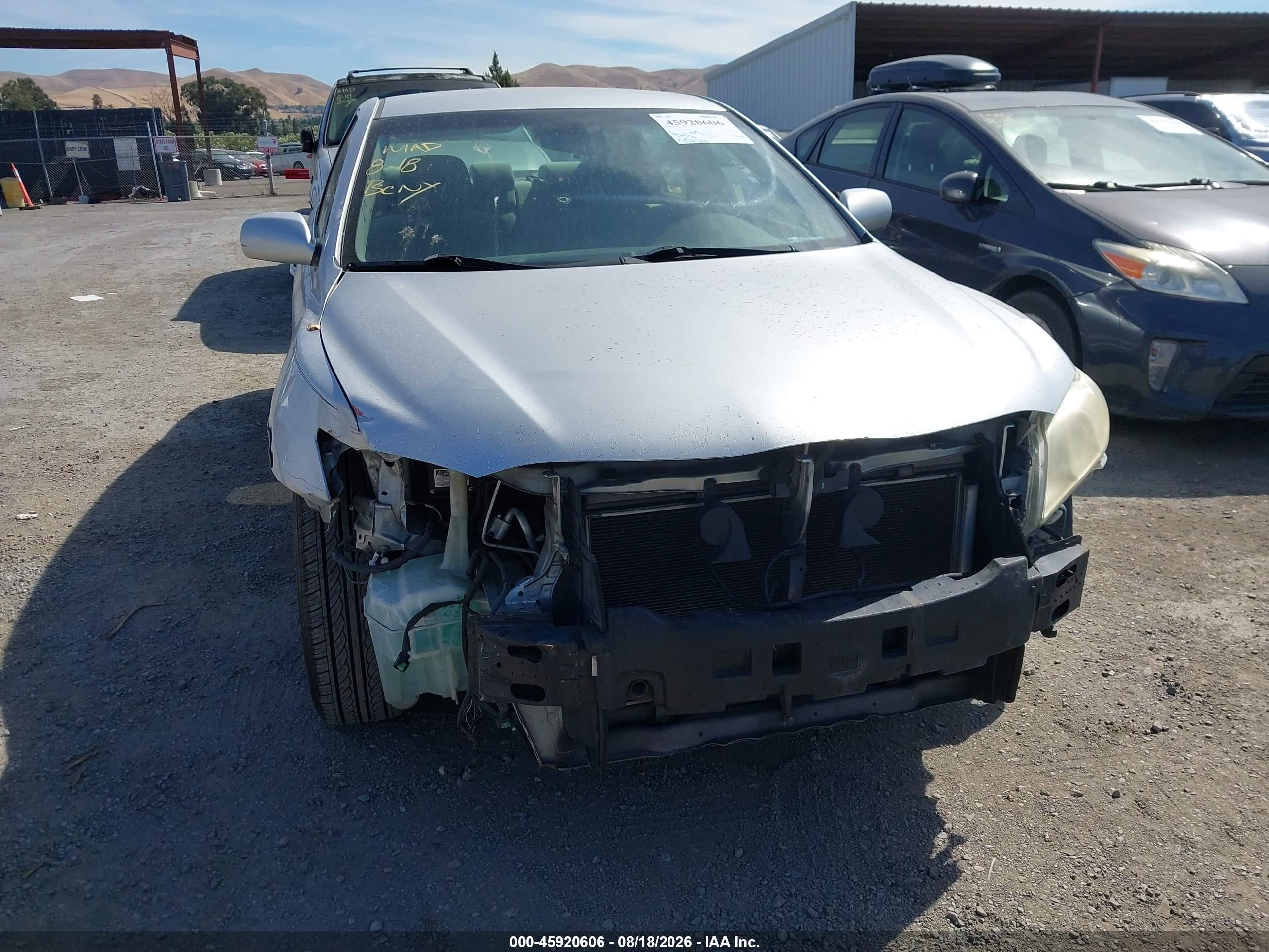 2007 Toyota Camry Le Silver vin: JTNBE46K573104191