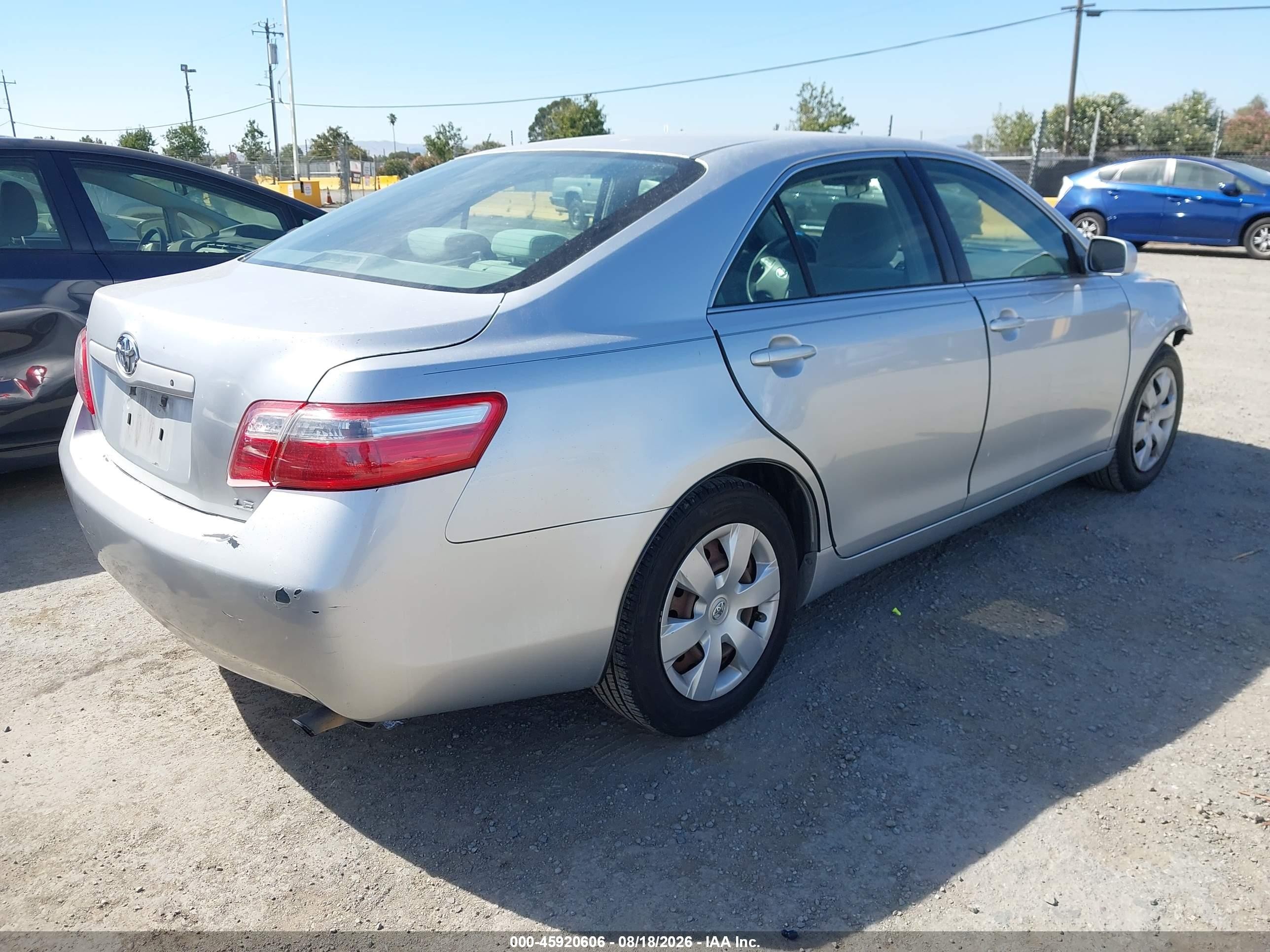 2007 Toyota Camry Le Silver vin: JTNBE46K573104191