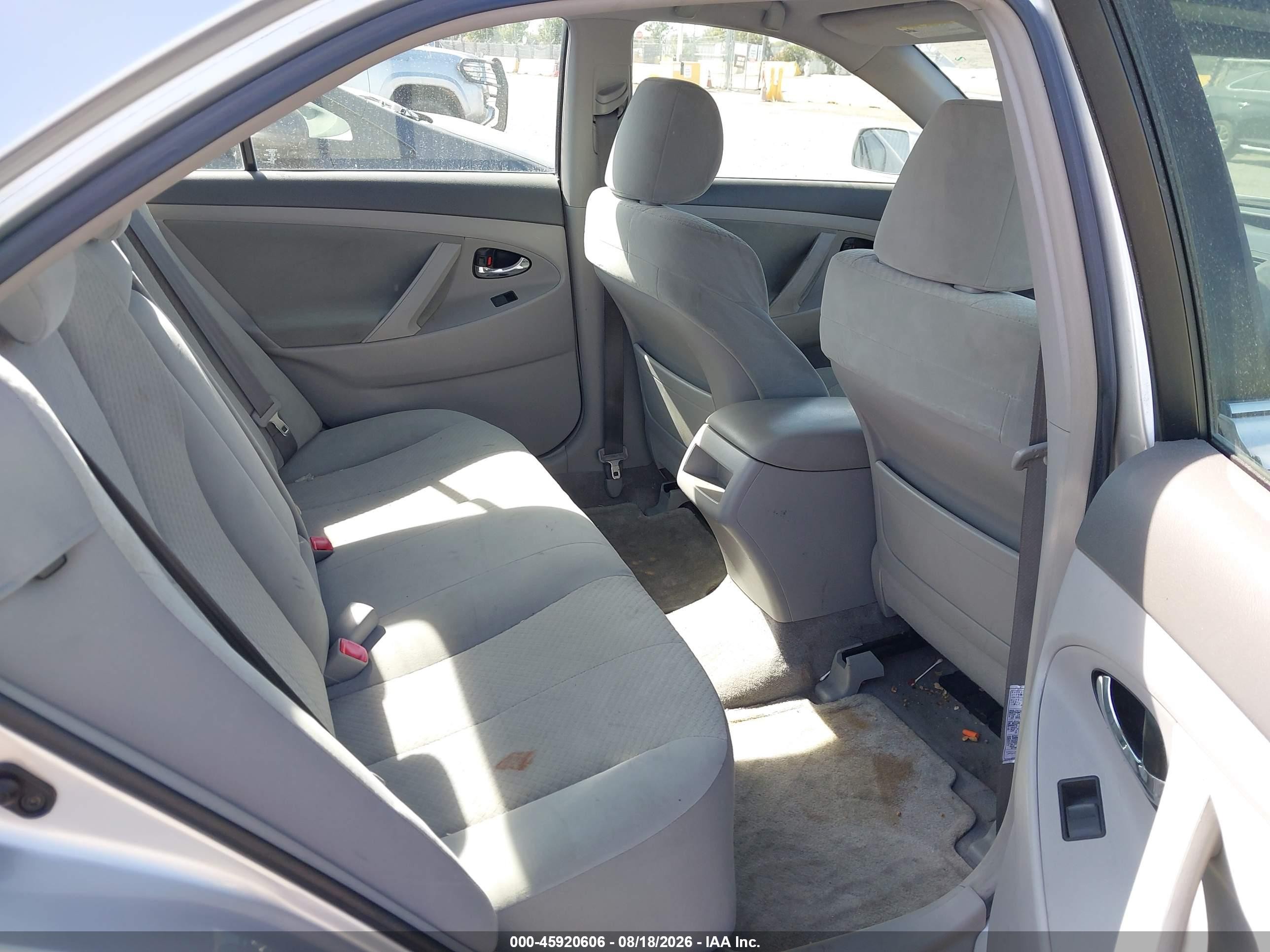 2007 Toyota Camry Le Silver vin: JTNBE46K573104191