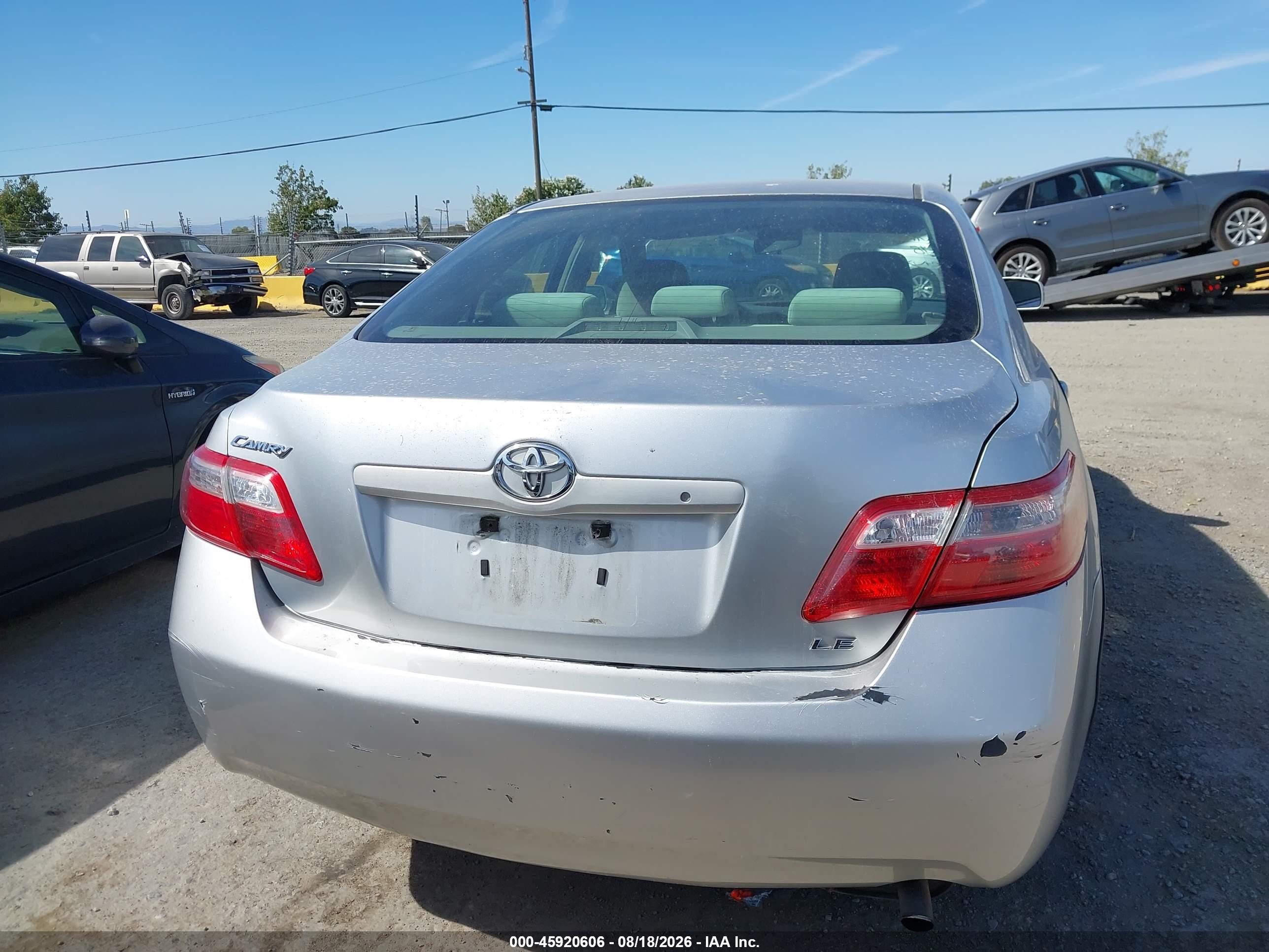 2007 Toyota Camry Le Silver vin: JTNBE46K573104191