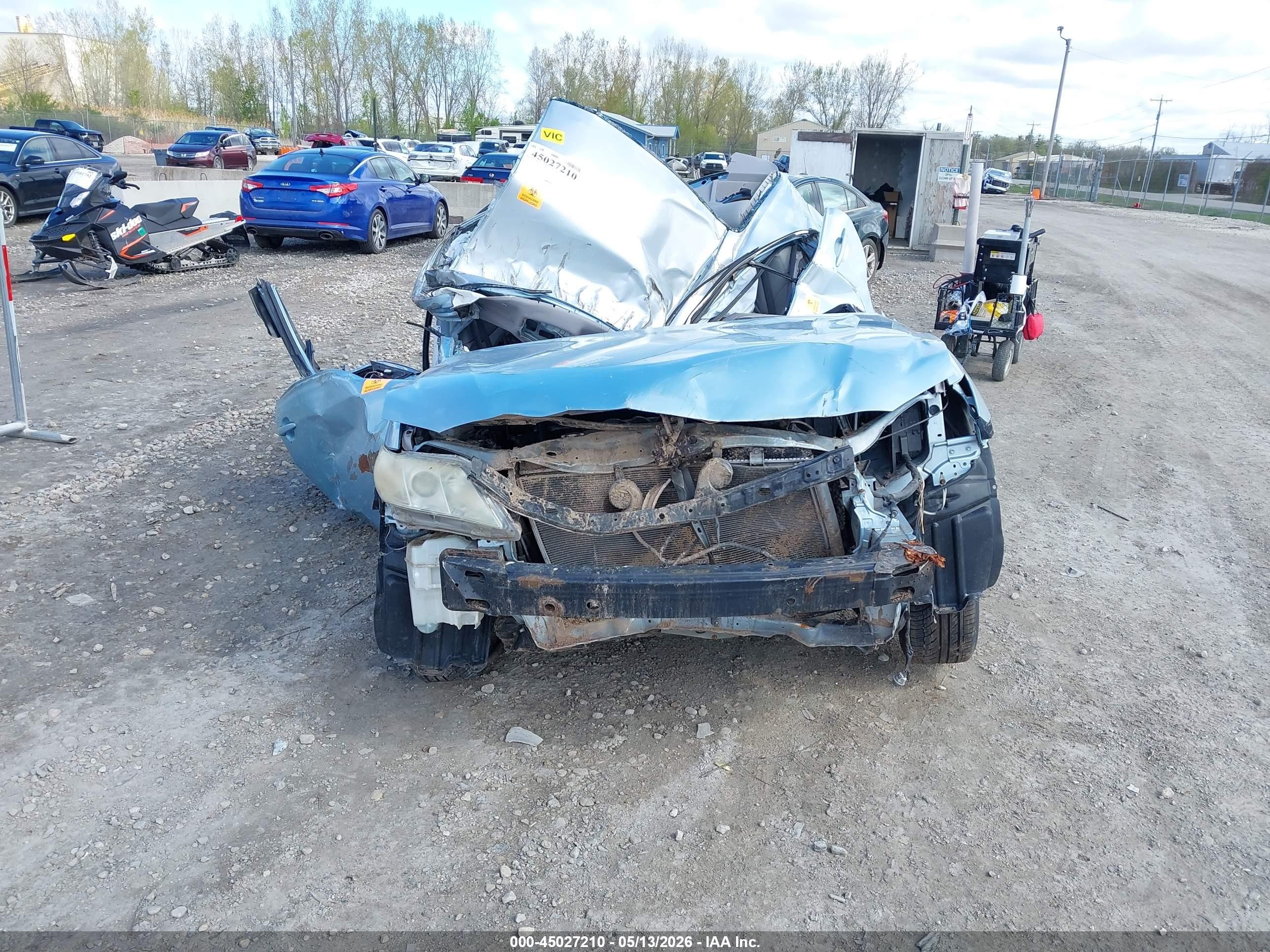 2007 Toyota Camry Le Light Blue vin: JTNBE46K573104739