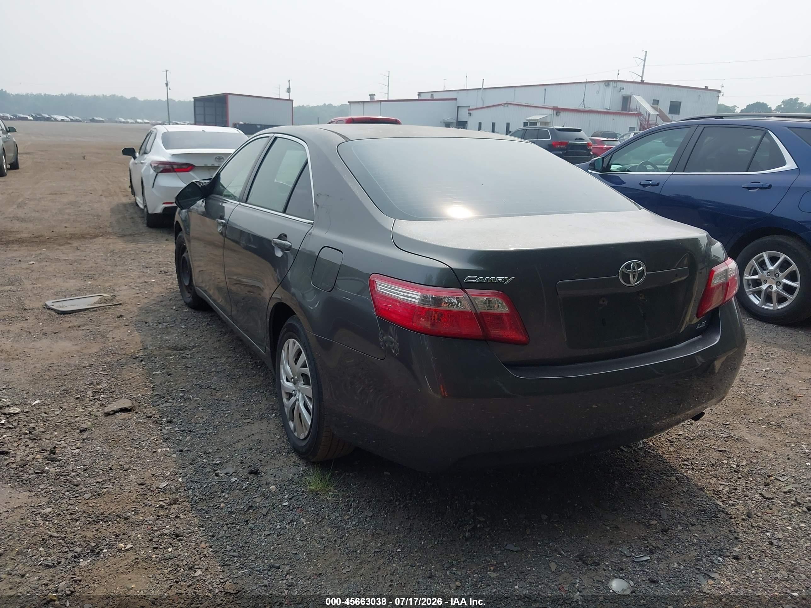 2007 Toyota Camry Le Gray vin: JTNBE46K673070133