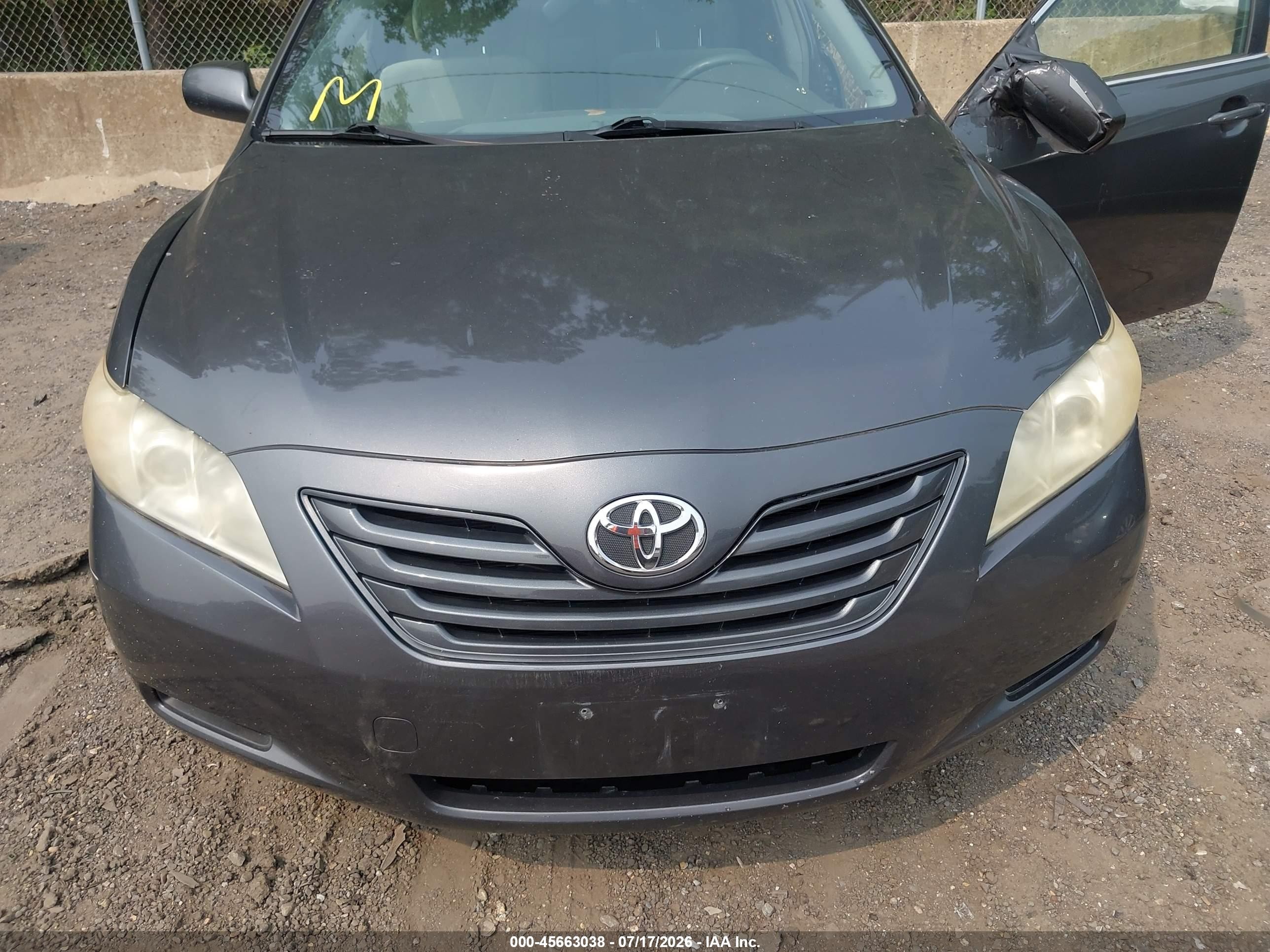 2007 Toyota Camry Le Gray vin: JTNBE46K673070133