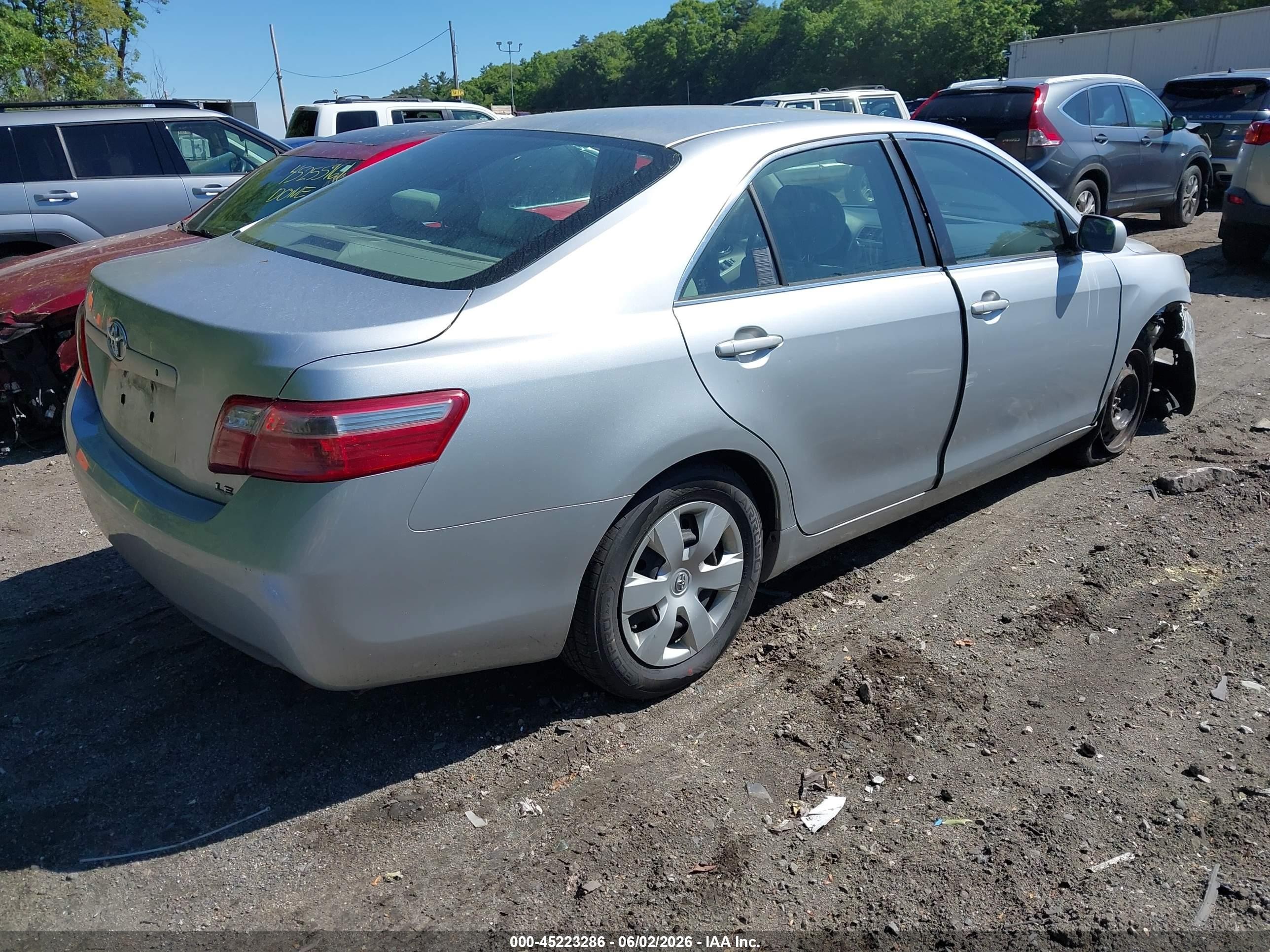 2007 Toyota Camry Le Silver vin: JTNBE46K673071038