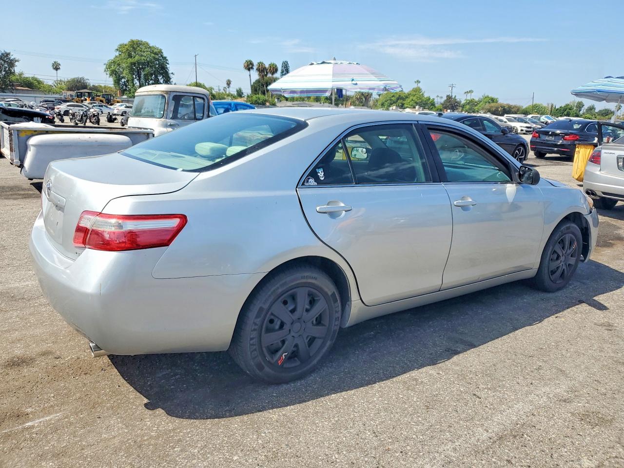 2007 Toyota Camry Le Silver vin: JTNBE46K673079219