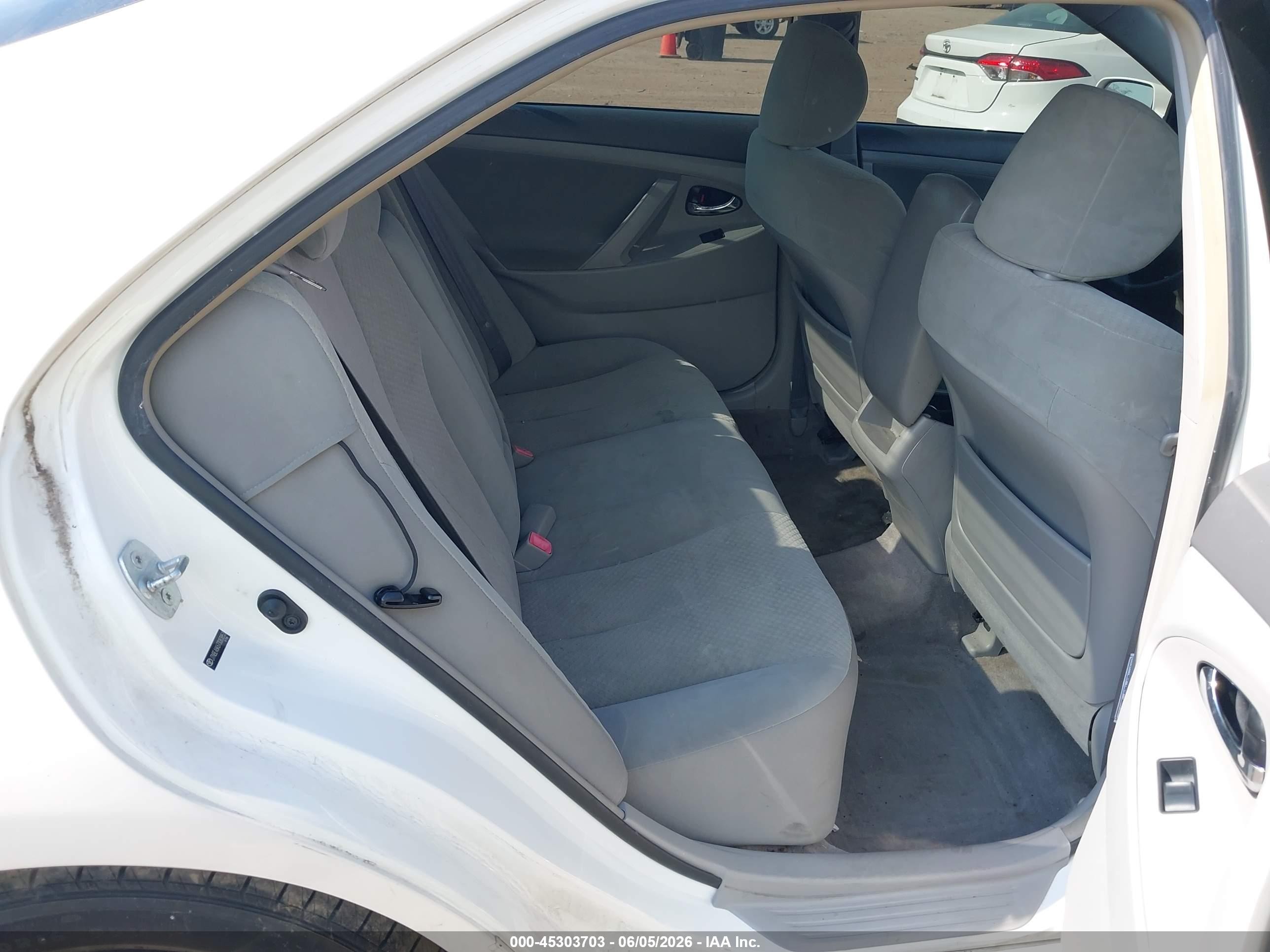 2007 Toyota Camry Le White vin: JTNBE46K673083853