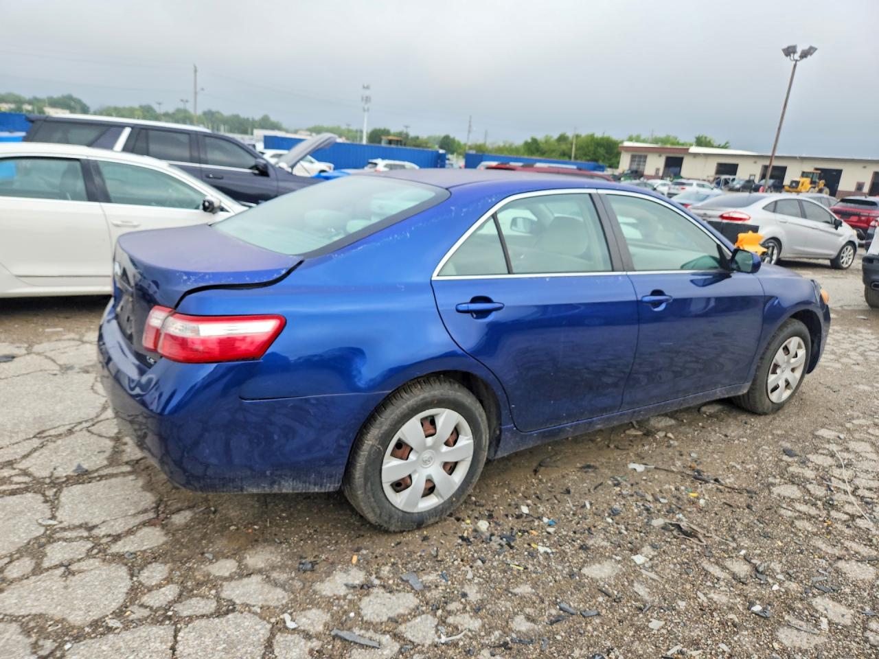 2007 Toyota Camry Le Blue vin: JTNBE46K673097672