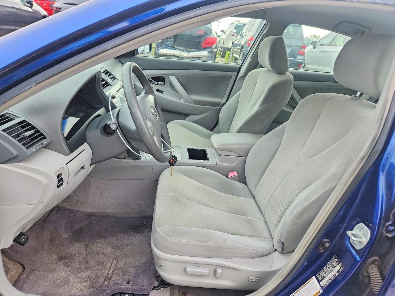 2007 Toyota Camry Le Blue vin: JTNBE46K673097672