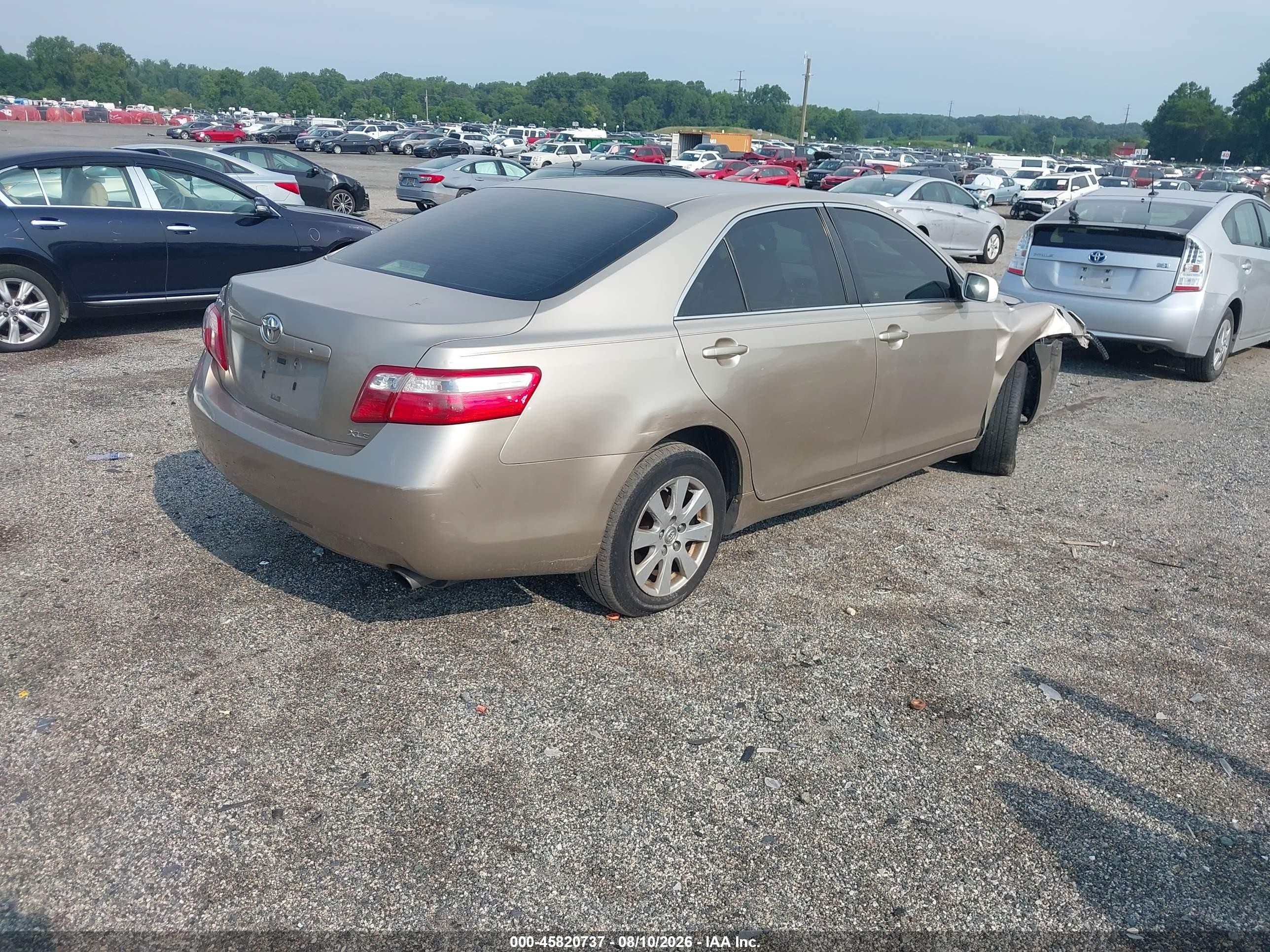 2007 Toyota Camry Xle Желто-коричневый vin: JTNBE46K673101803