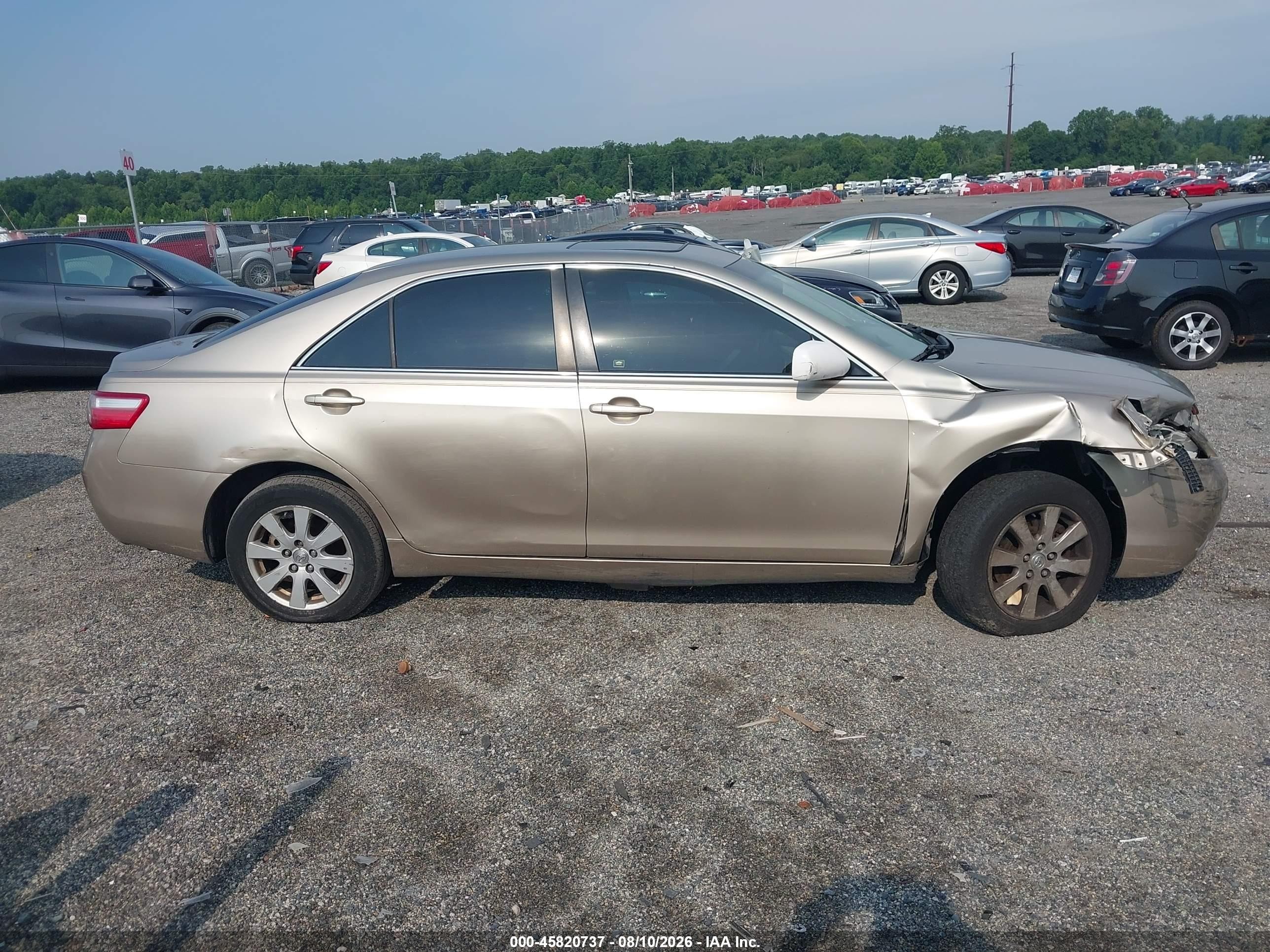 2007 Toyota Camry Xle Желто-коричневый vin: JTNBE46K673101803