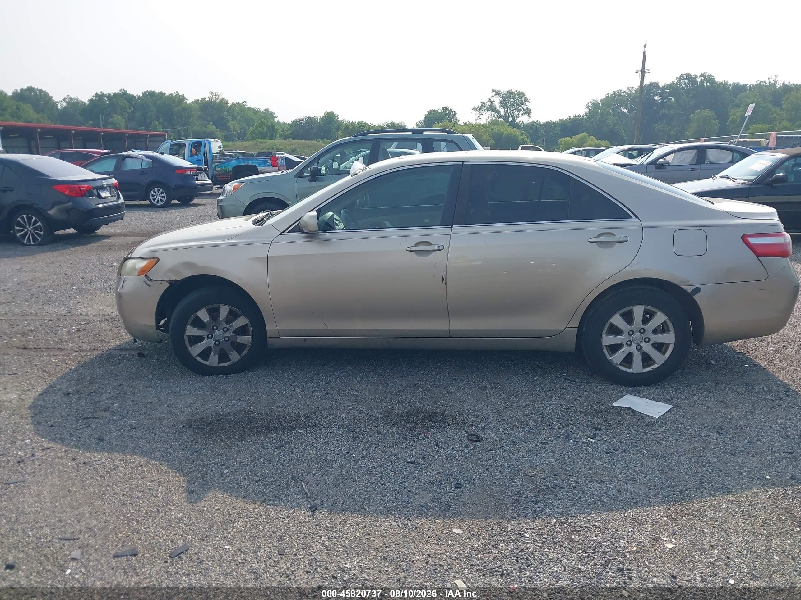 2007 Toyota Camry Xle Желто-коричневый vin: JTNBE46K673101803
