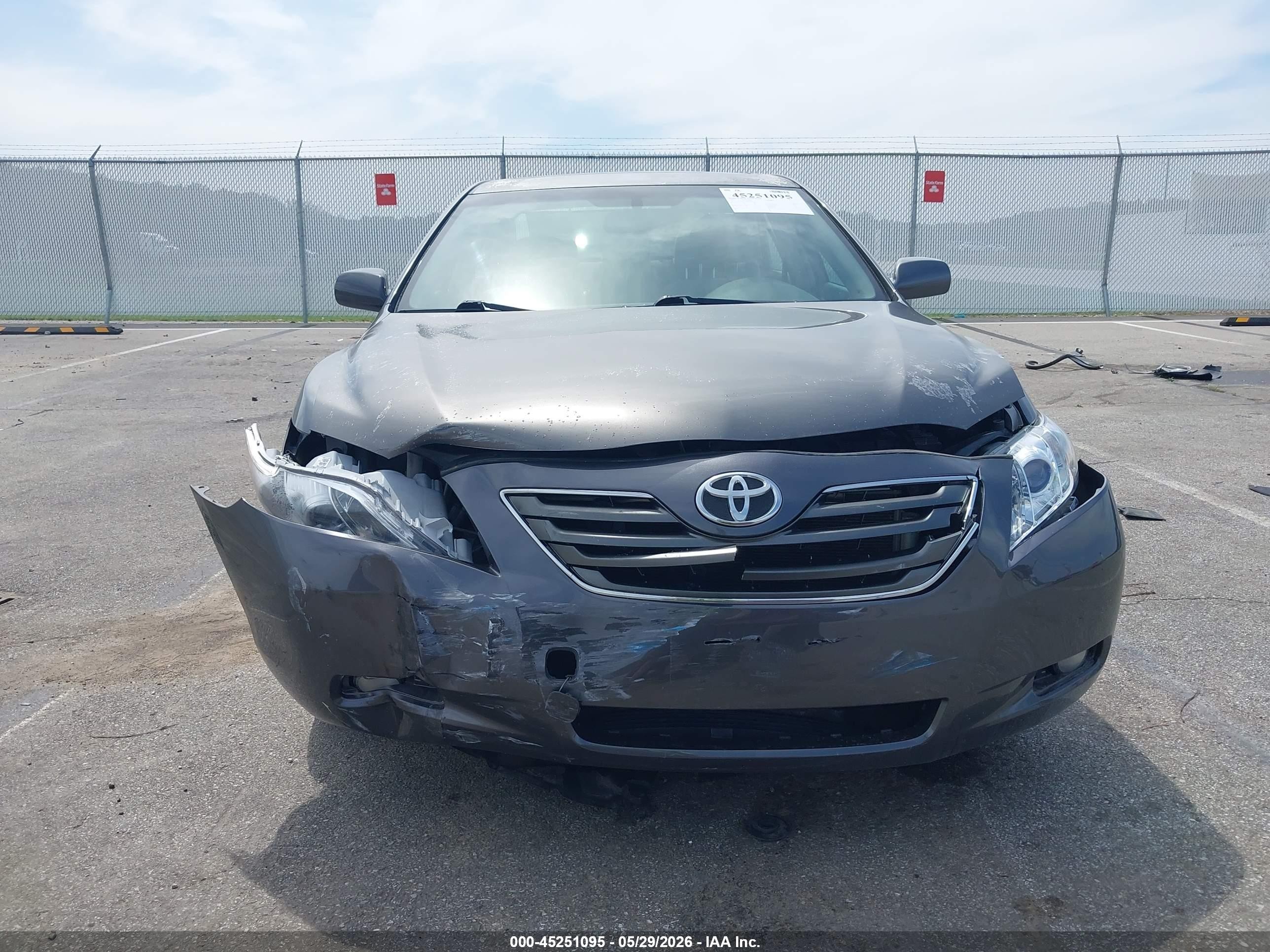 2007 Toyota Camry Xle Gray vin: JTNBE46K773038355