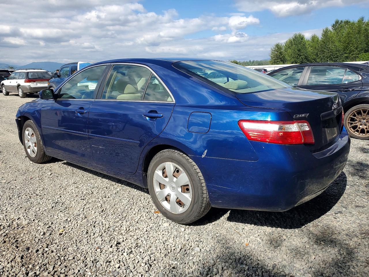 2007 Toyota Camry Le Blue vin: JTNBE46K773043295