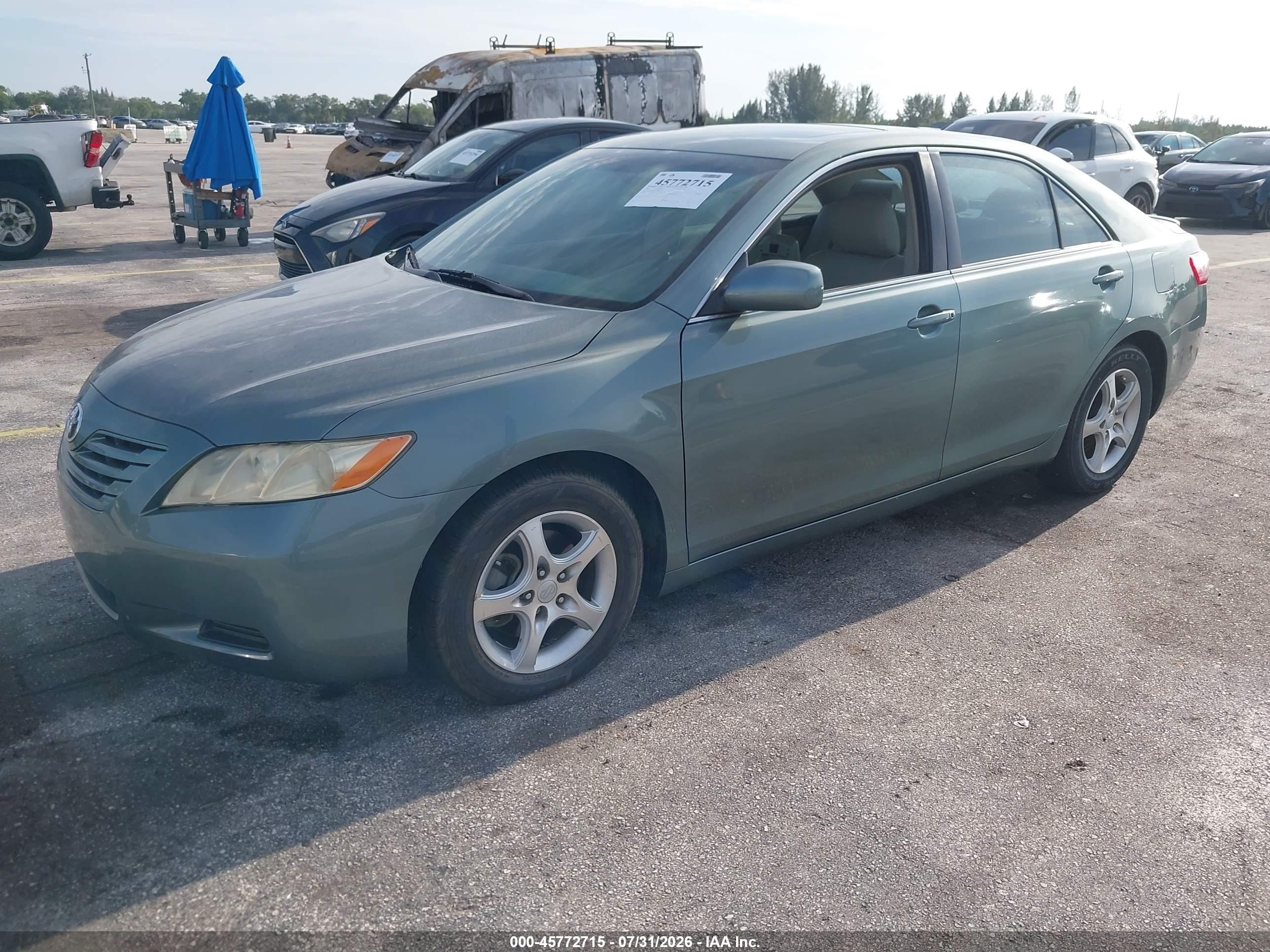 2007 Toyota Camry Le Green vin: JTNBE46K773044074
