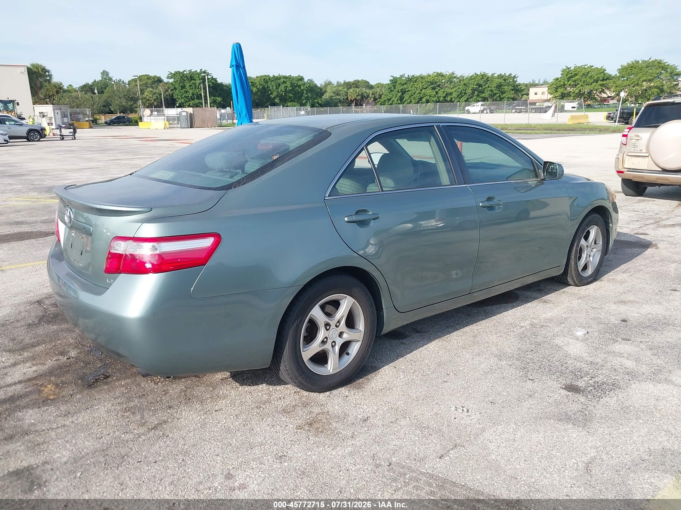 2007 Toyota Camry Le Green vin: JTNBE46K773044074