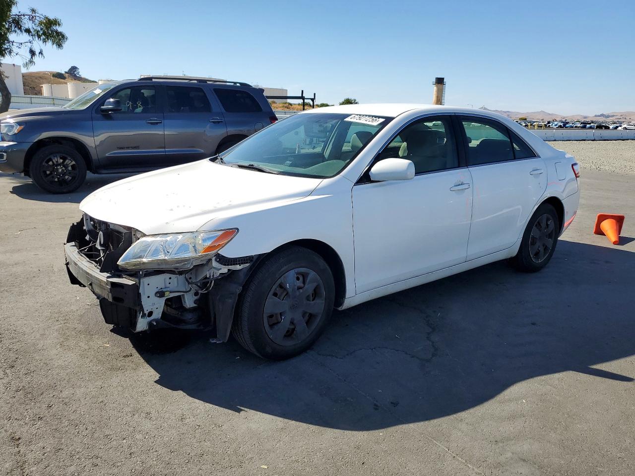 2007 Toyota Camry Le White vin: JTNBE46K773104404