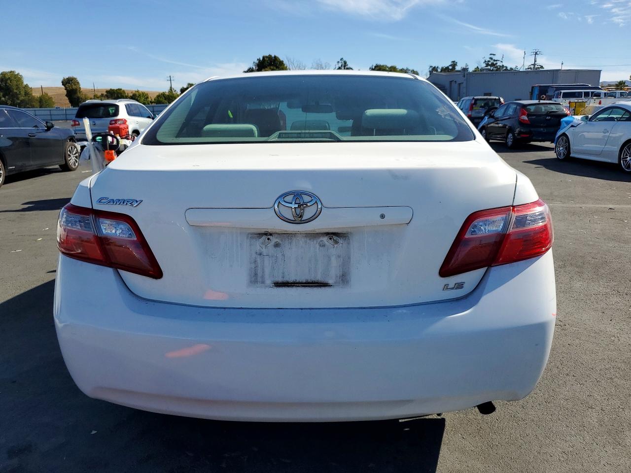 2007 Toyota Camry Le White vin: JTNBE46K773104404